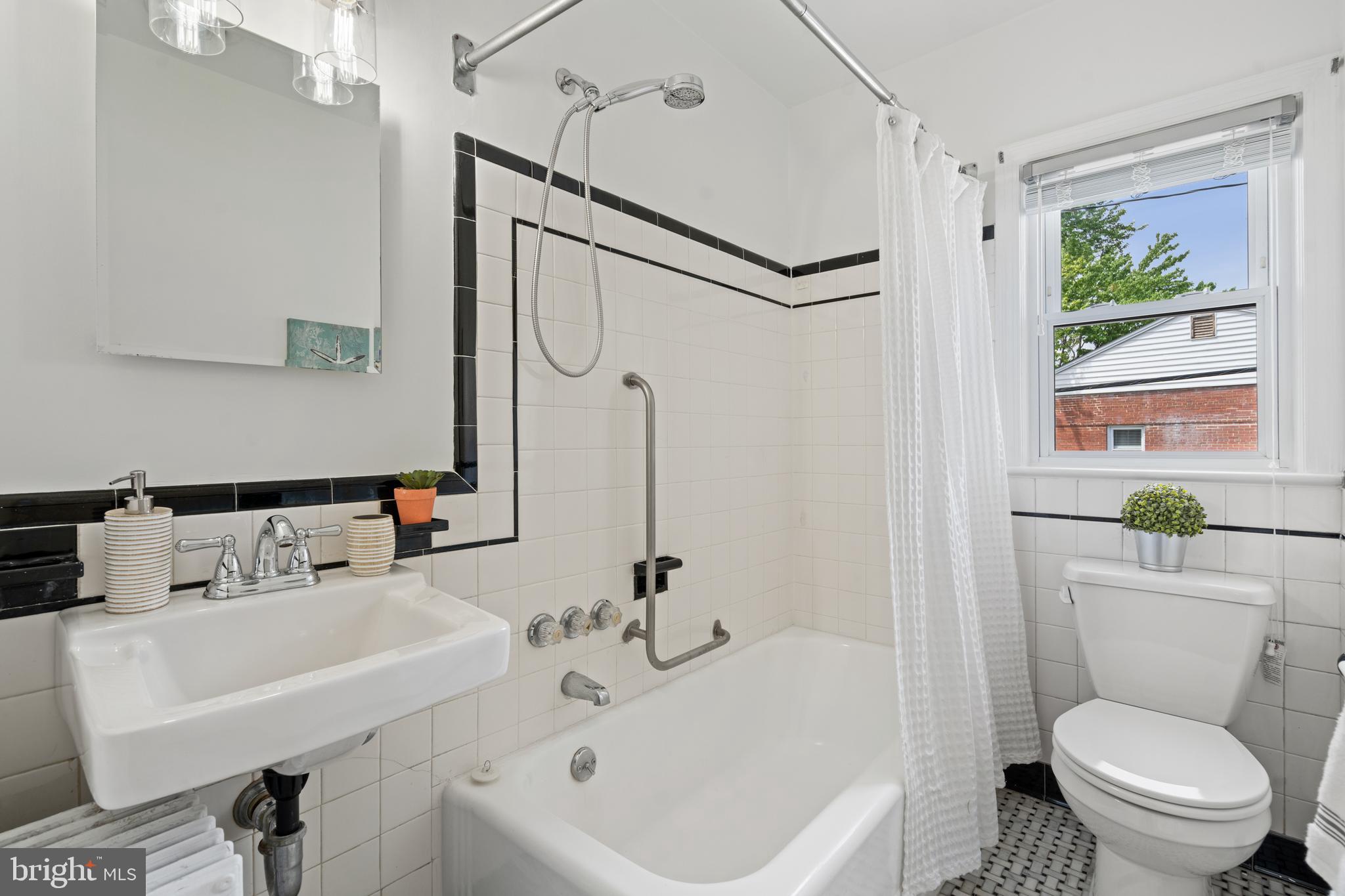 VIRGINIA SQUARE - Residential