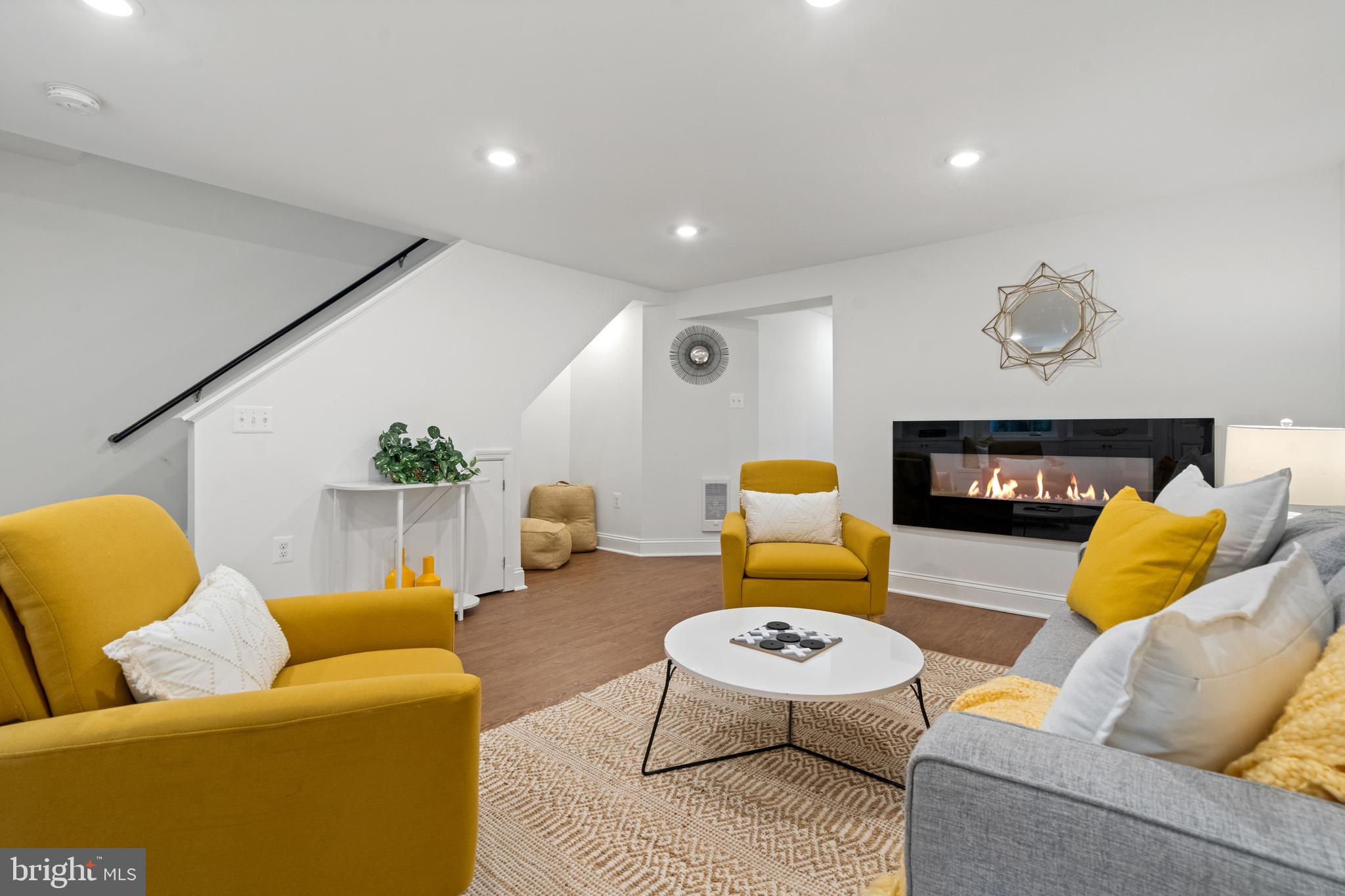 VIRGINIA SQUARE - Residential