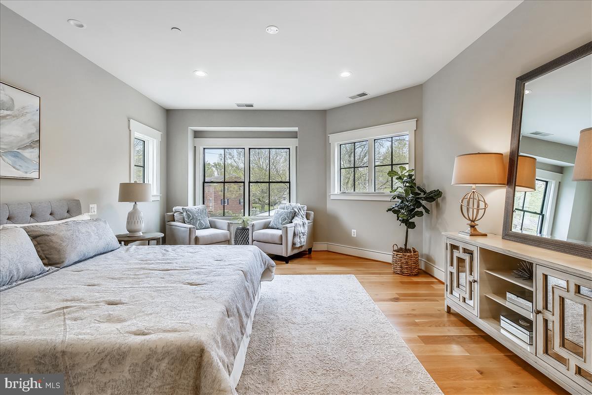 BRADLEY HILLS - Residential