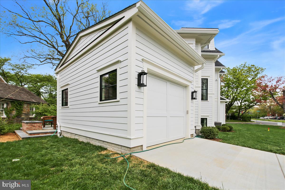 BRADLEY HILLS - Residential