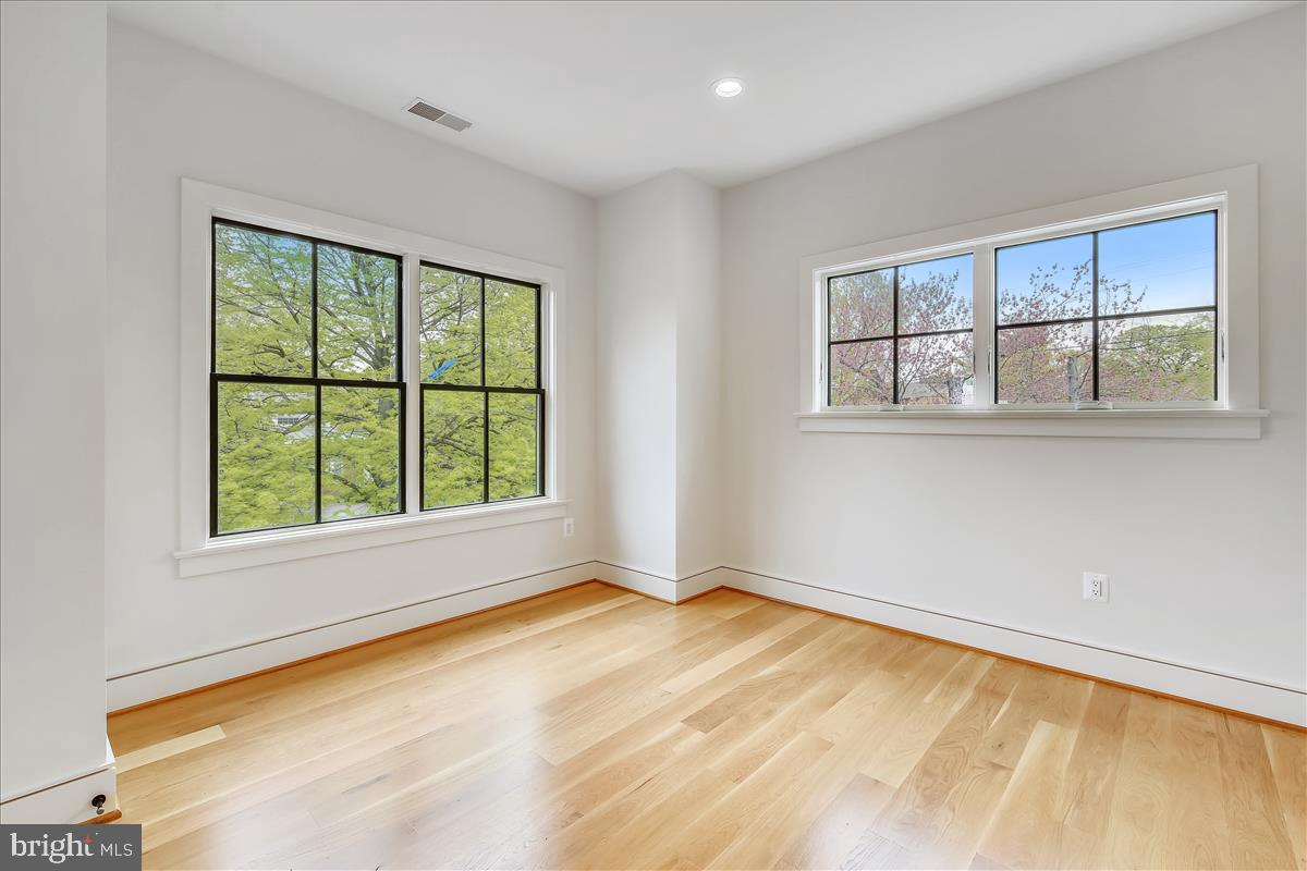 BRADLEY HILLS - Residential