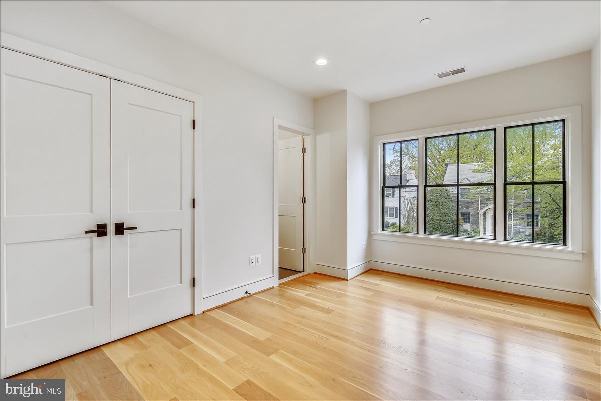 BRADLEY HILLS - Residential