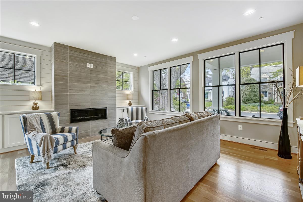 BRADLEY HILLS - Residential
