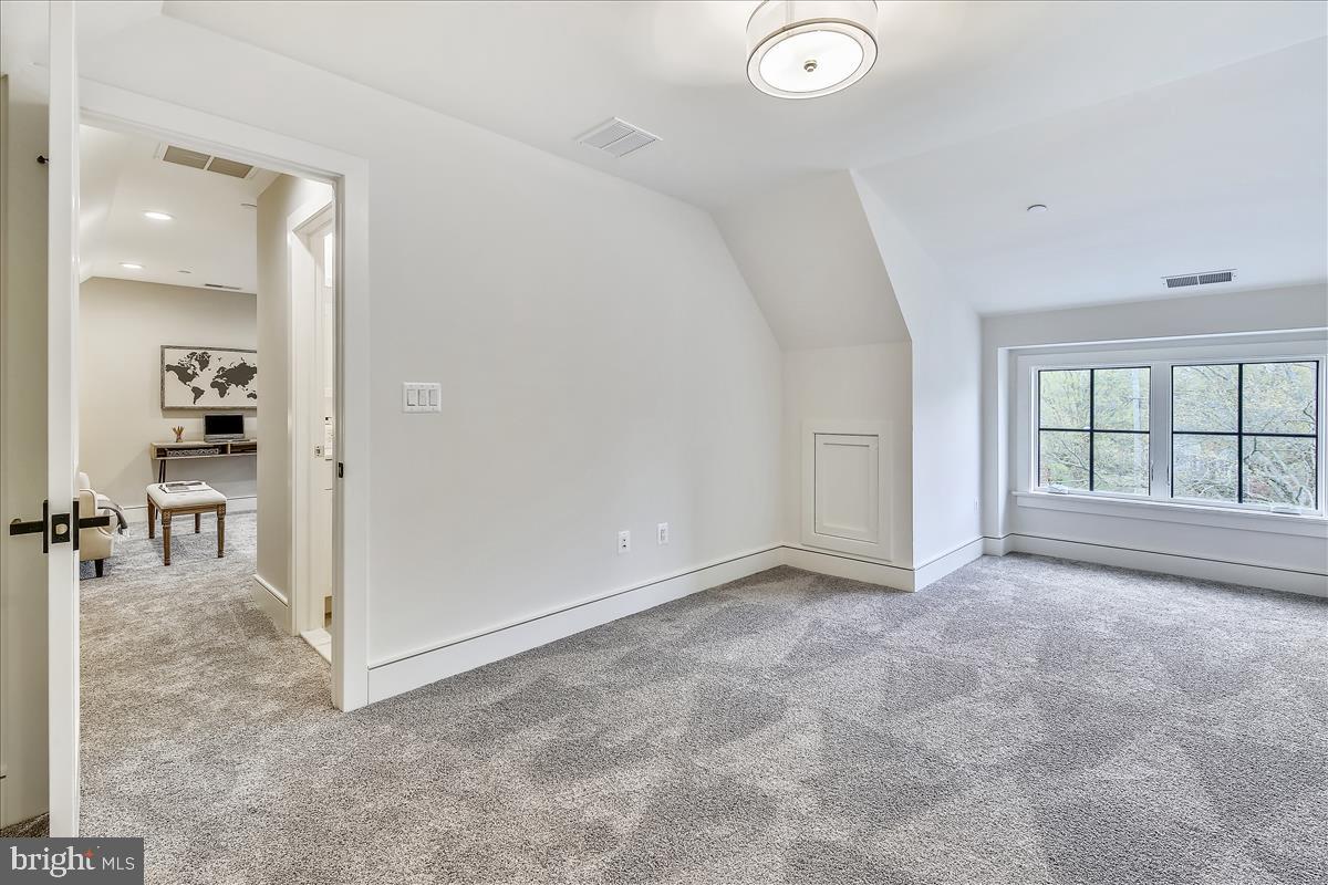 BRADLEY HILLS - Residential