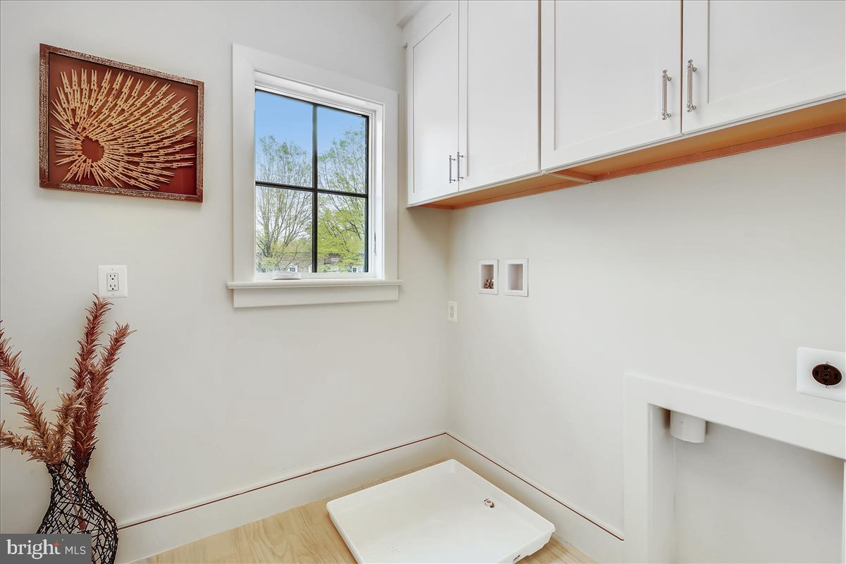 BRADLEY HILLS - Residential