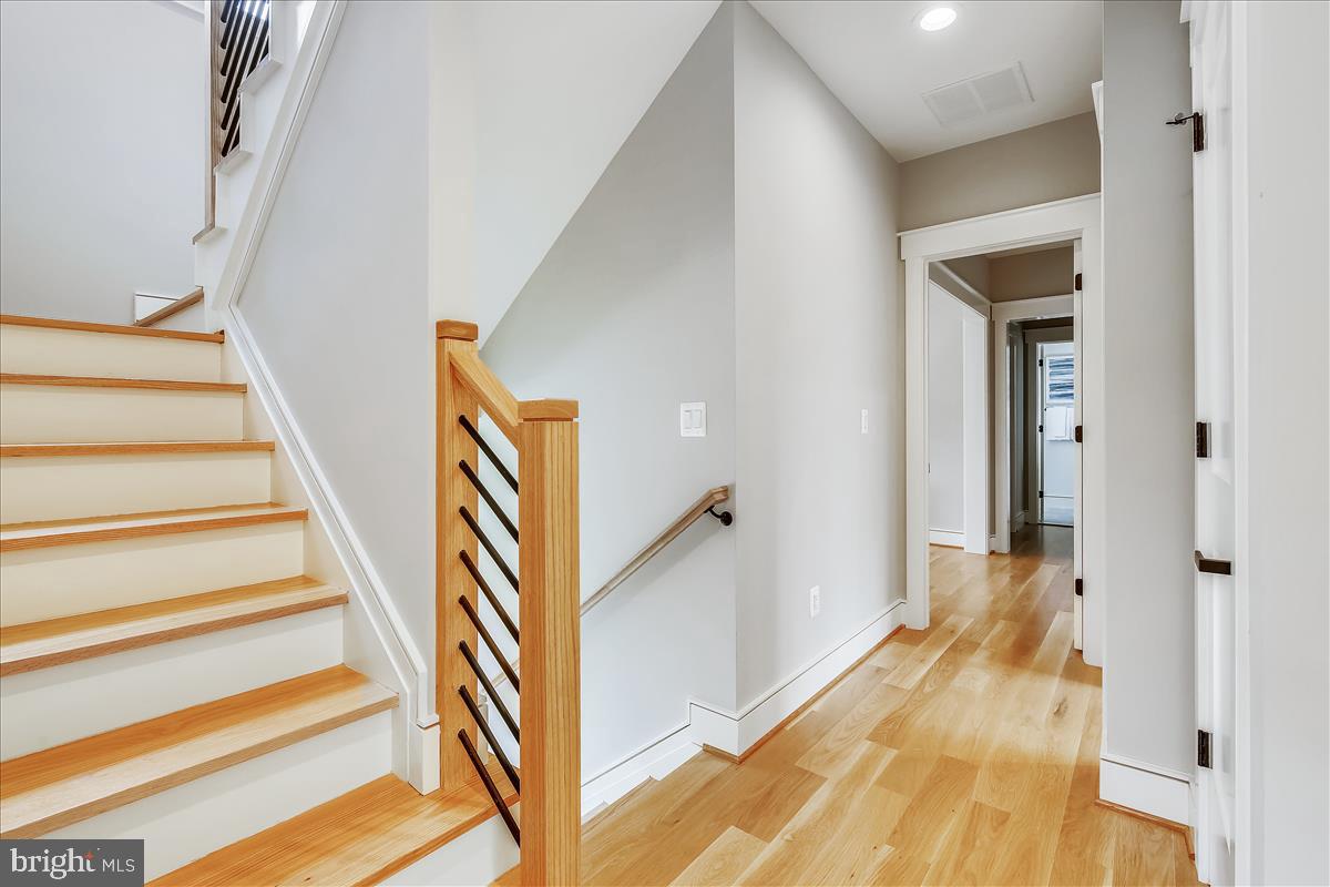 BRADLEY HILLS - Residential
