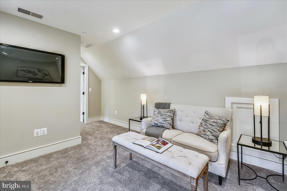 BRADLEY HILLS - Residential