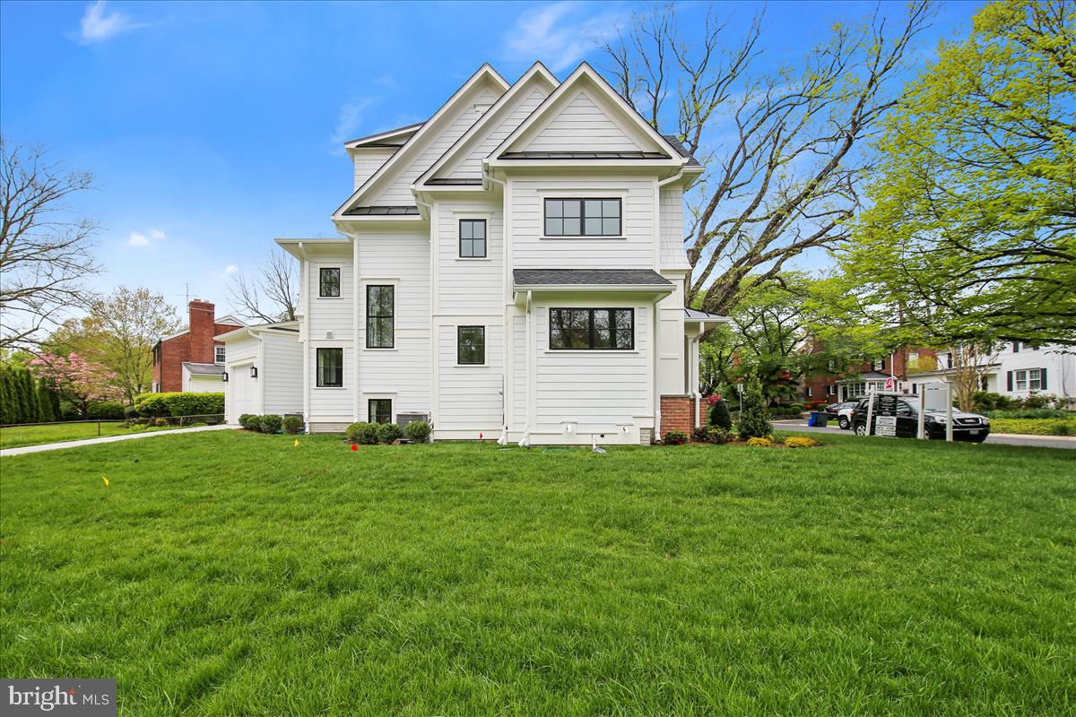 BRADLEY HILLS - Residential