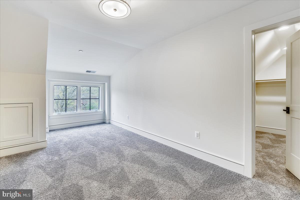 BRADLEY HILLS - Residential
