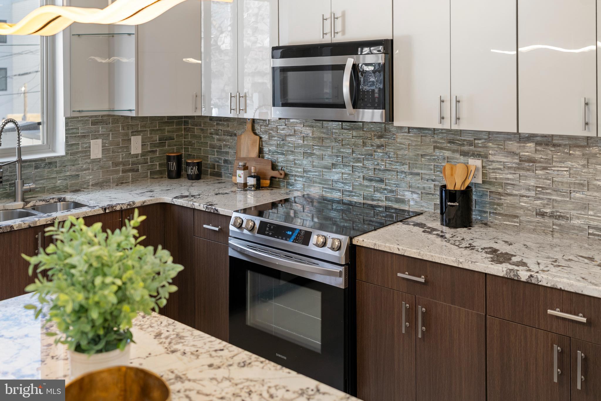 FRANCISVILLE - Residential