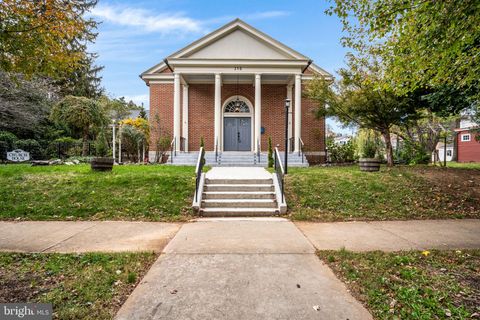 Photo of 250 Mooreland Avenue, CARLISLE, PA 17013 (MLS # PACB2047988) Photo of 250 Mooreland Avenue, CARLISLE, PA 17013 (MLS # PACB2047988)