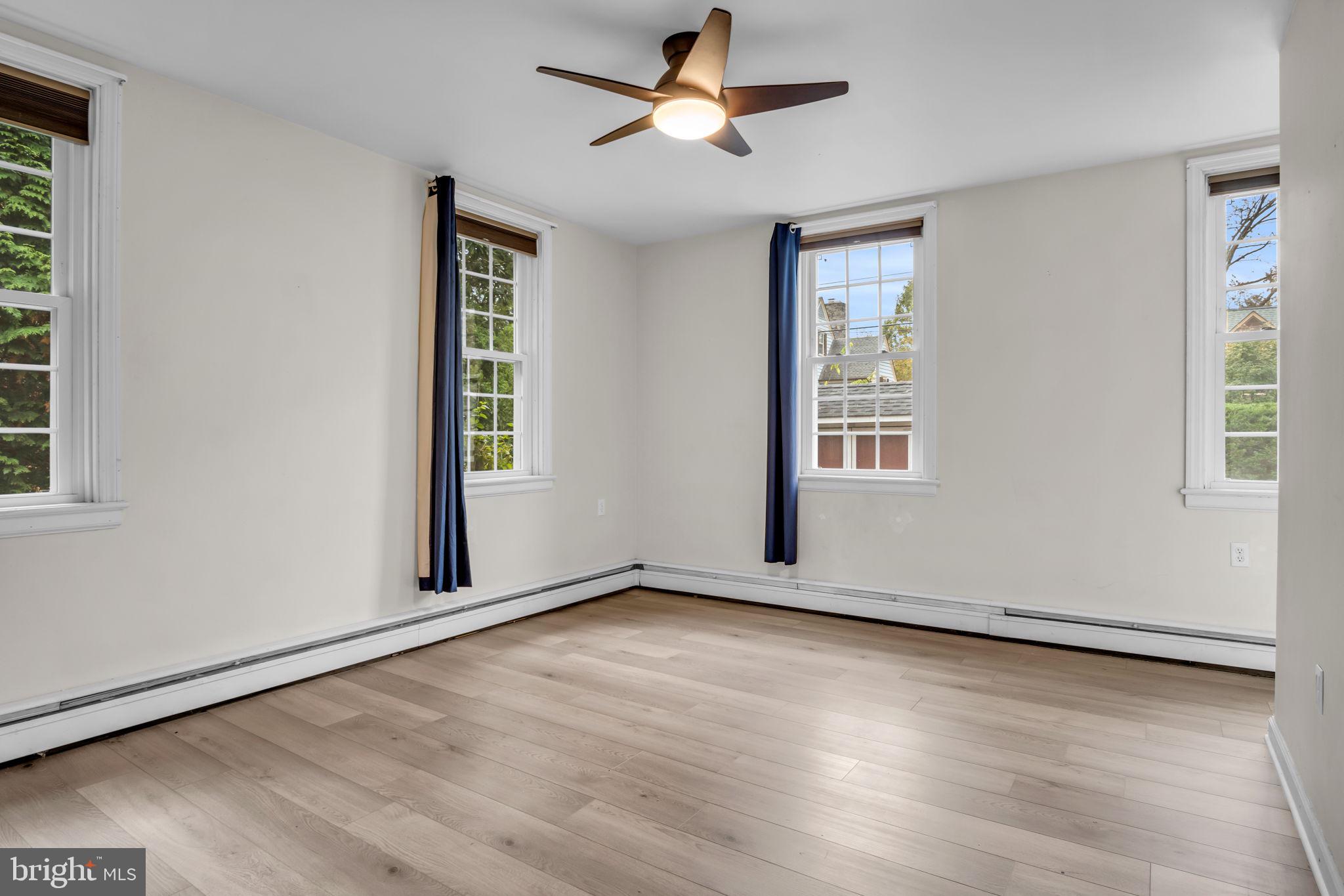 MOORELAND - Residential