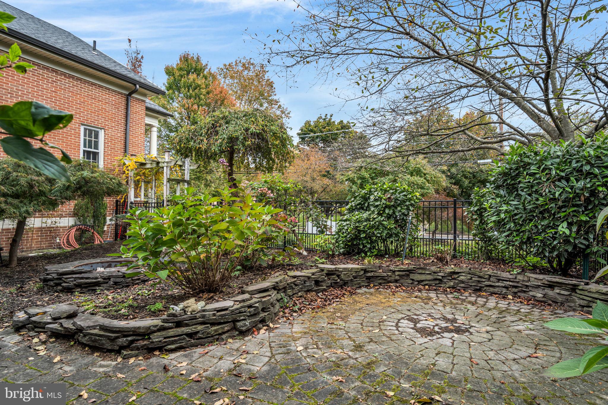 MOORELAND - Residential