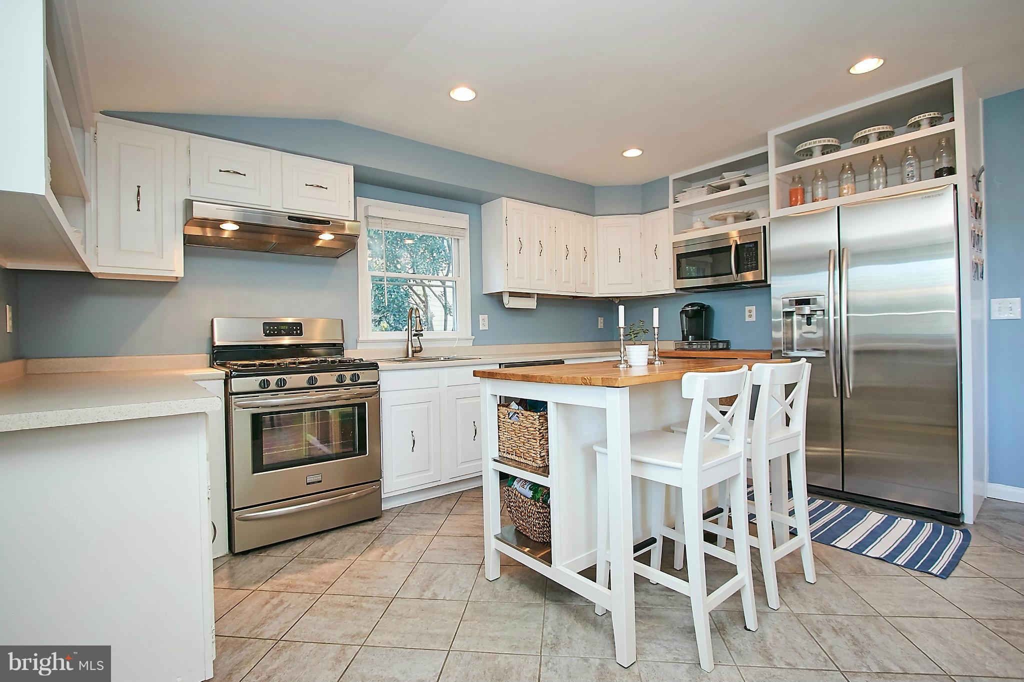 LEE HEIGHTS - Residential