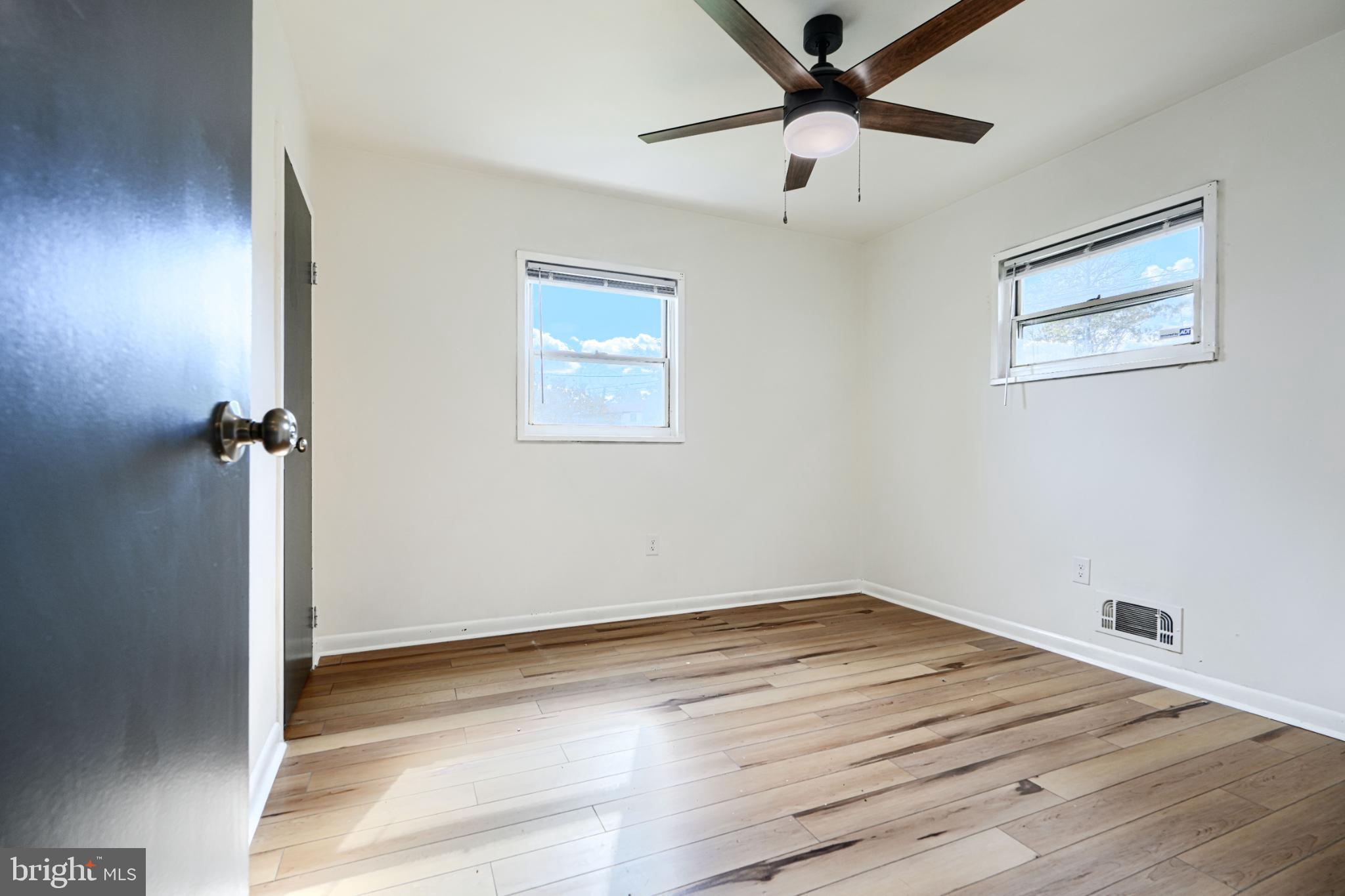 LOCHERN - Residential