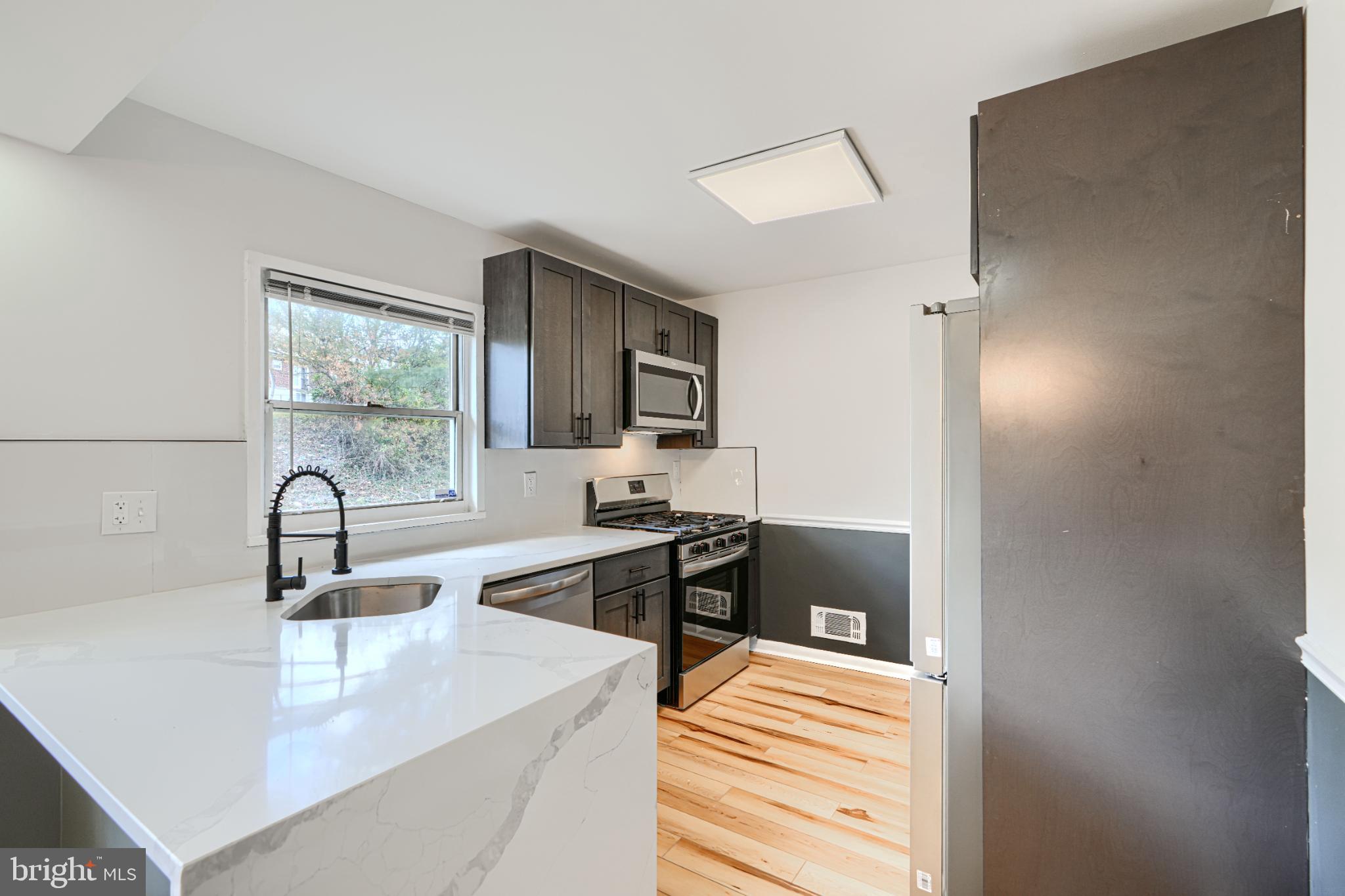 LOCHERN - Residential