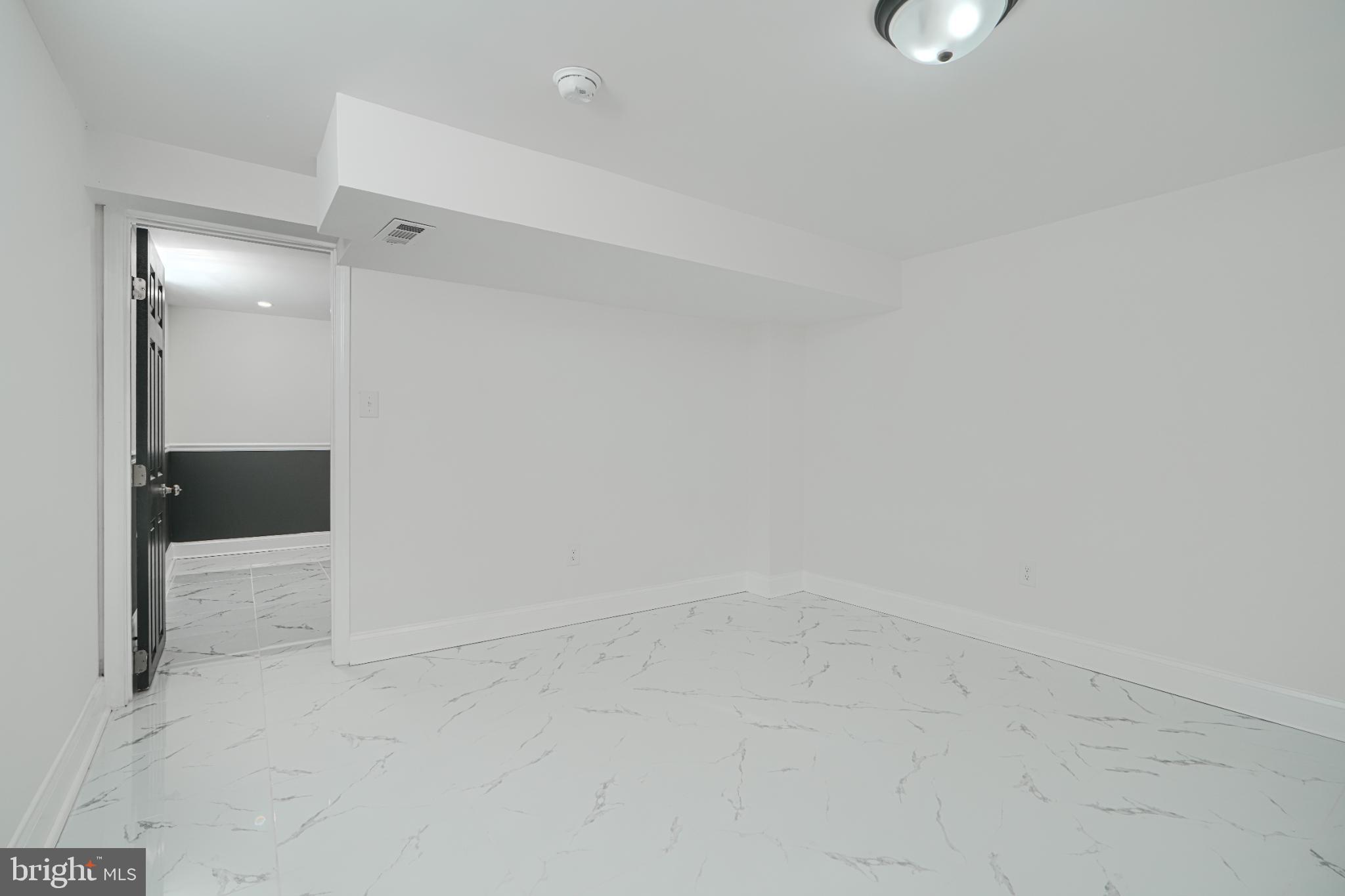 LOCHERN - Residential