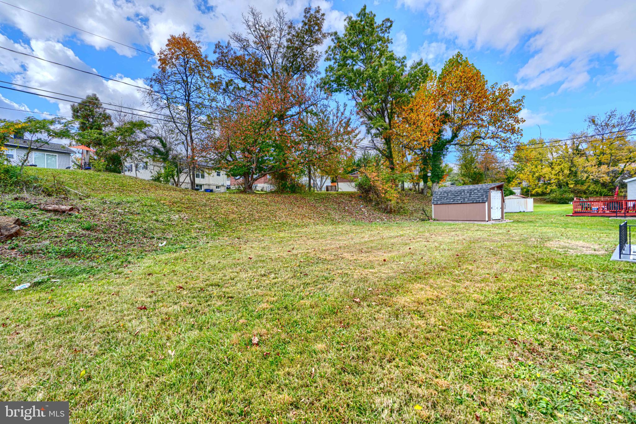 LOCHERN - Residential