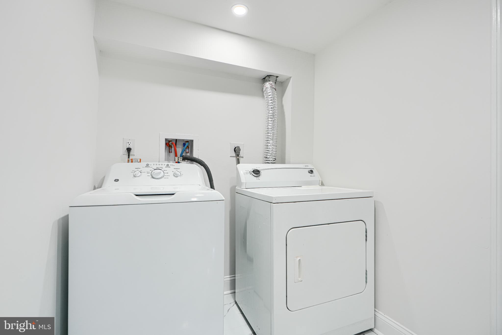 LOCHERN - Residential