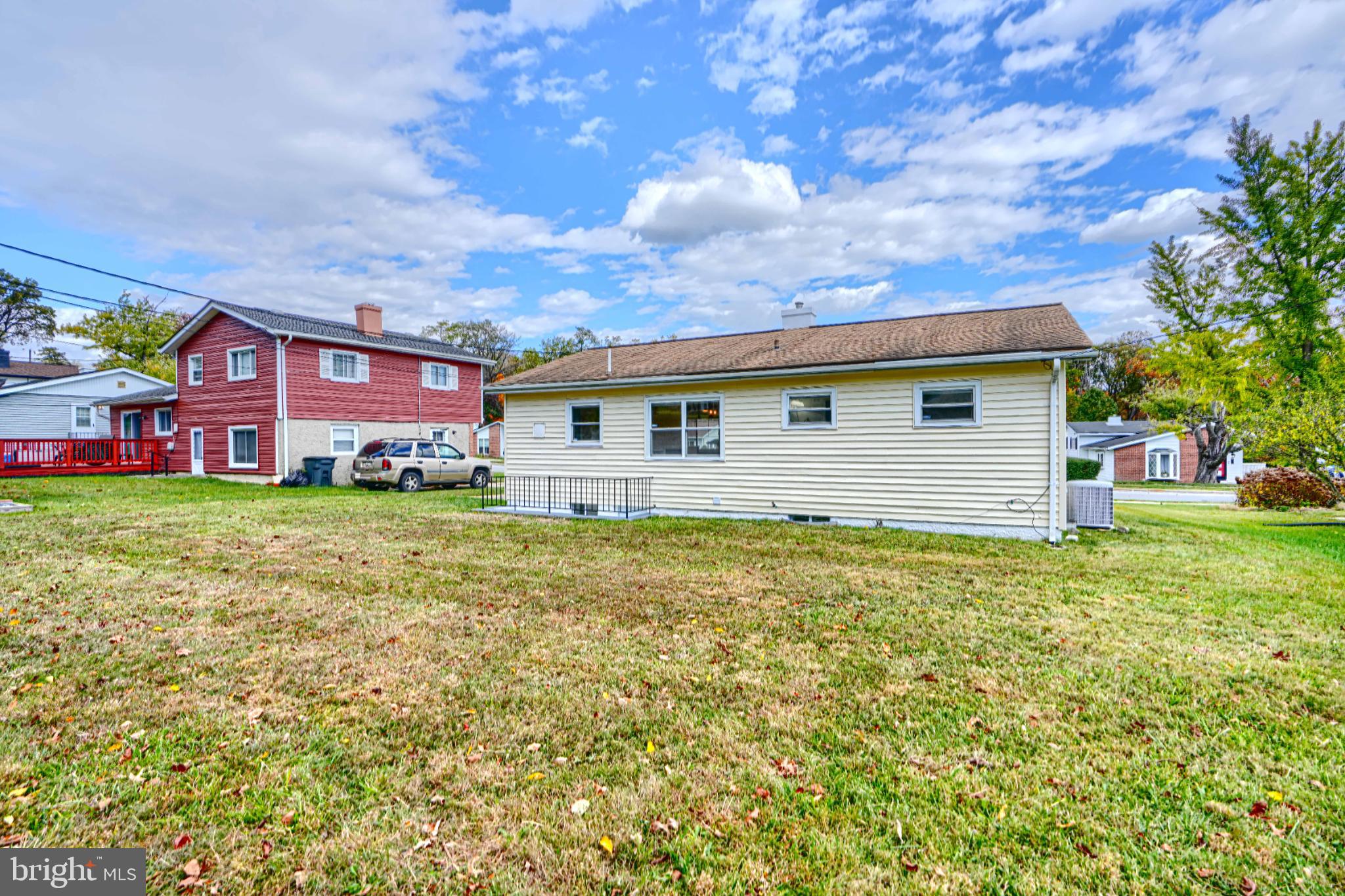 LOCHERN - Residential