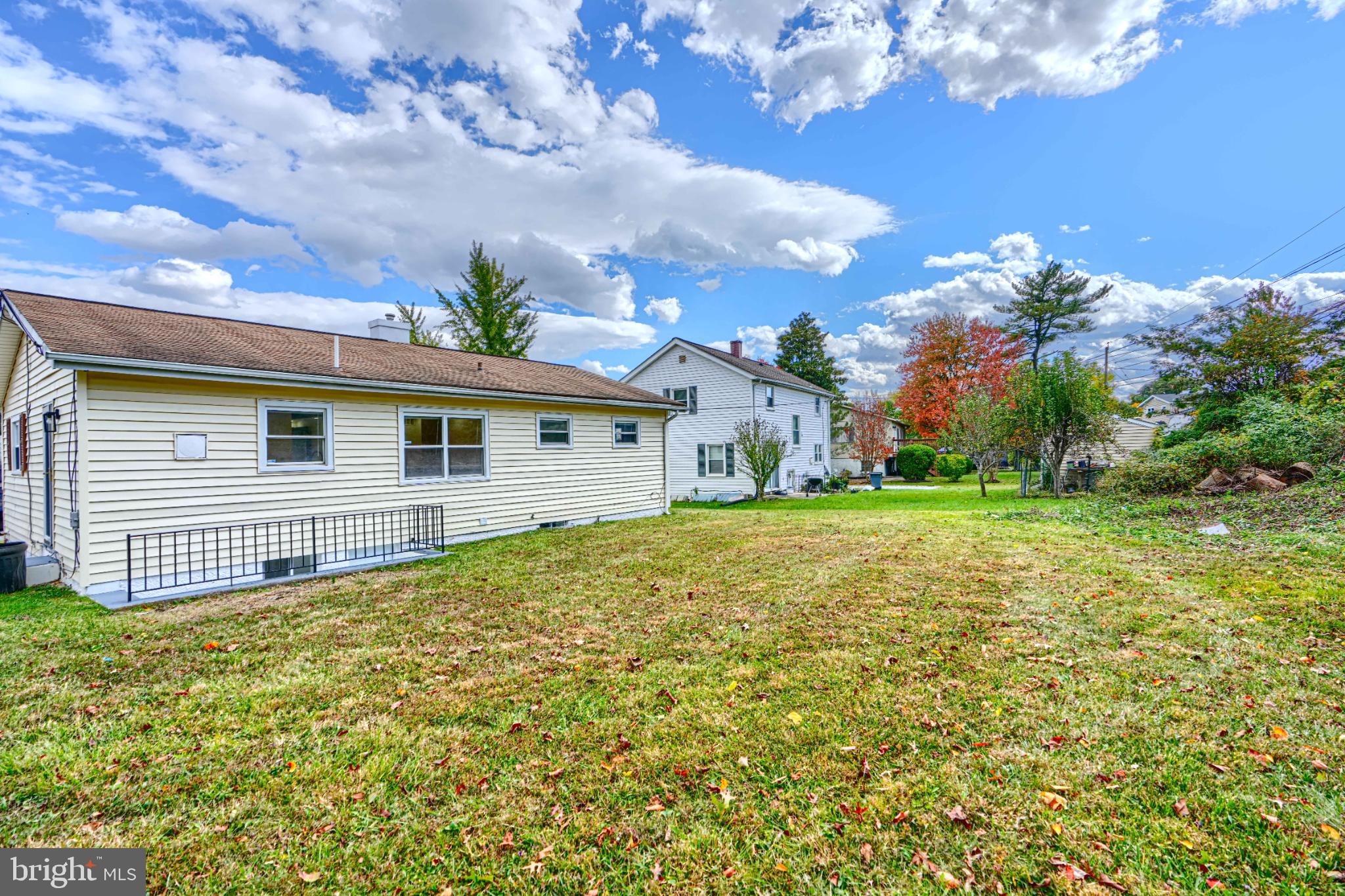 LOCHERN - Residential