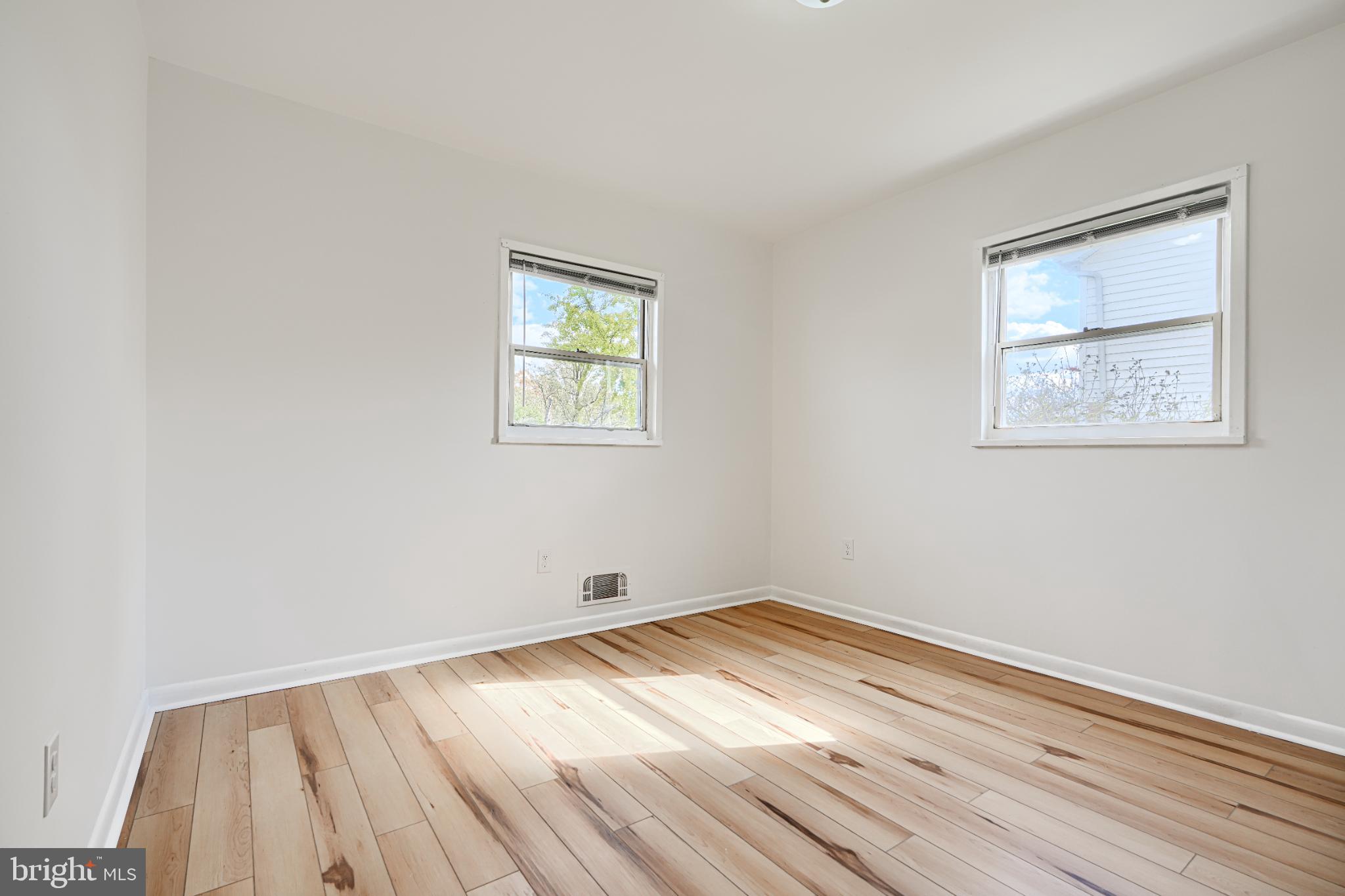 LOCHERN - Residential