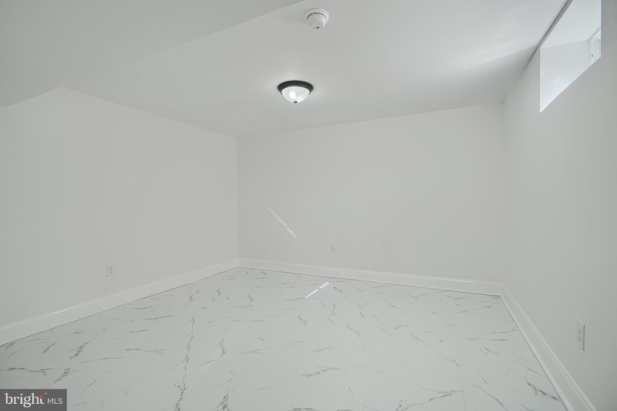 LOCHERN - Residential