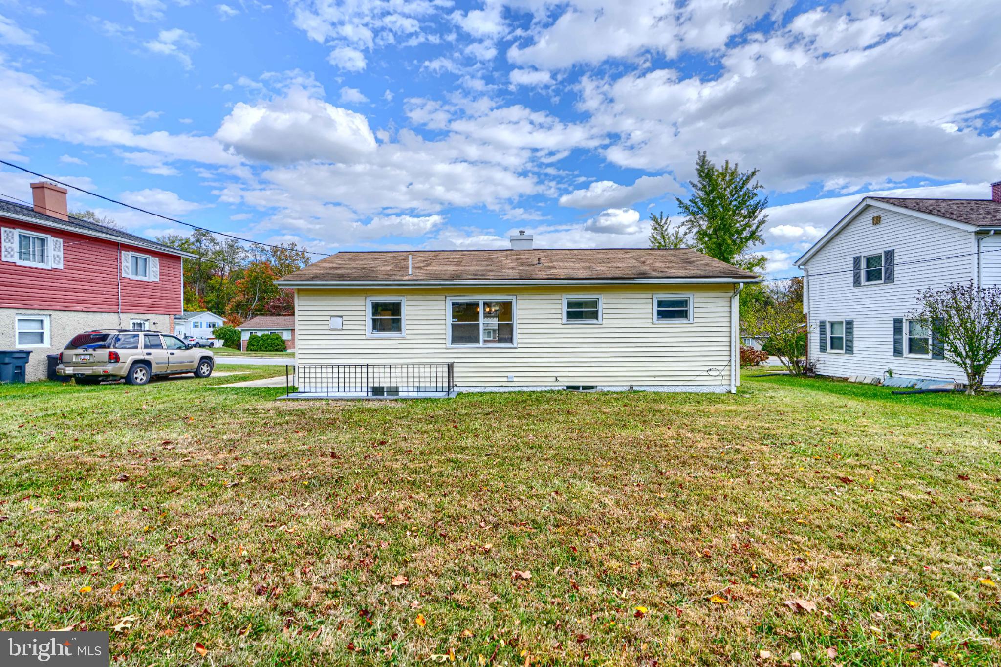 LOCHERN - Residential