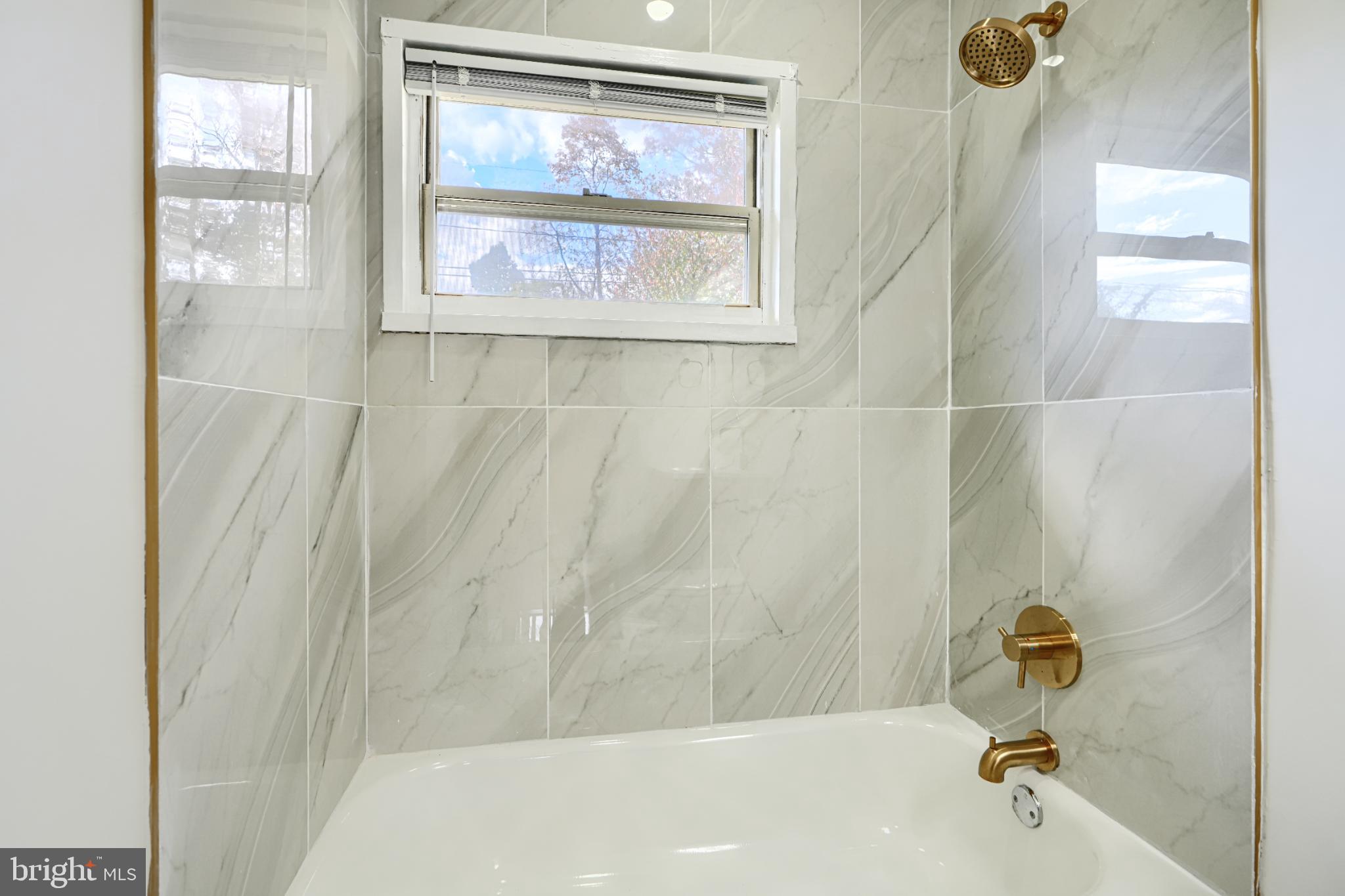 LOCHERN - Residential