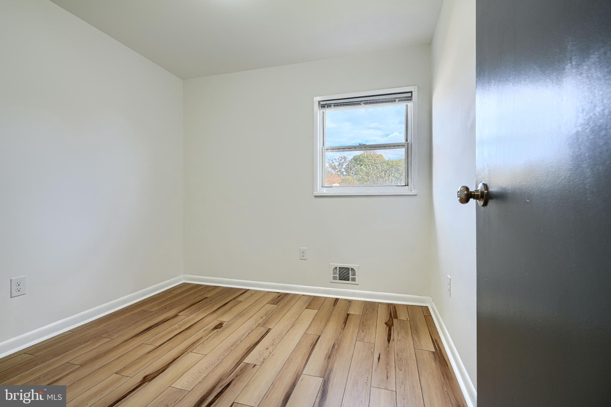 LOCHERN - Residential