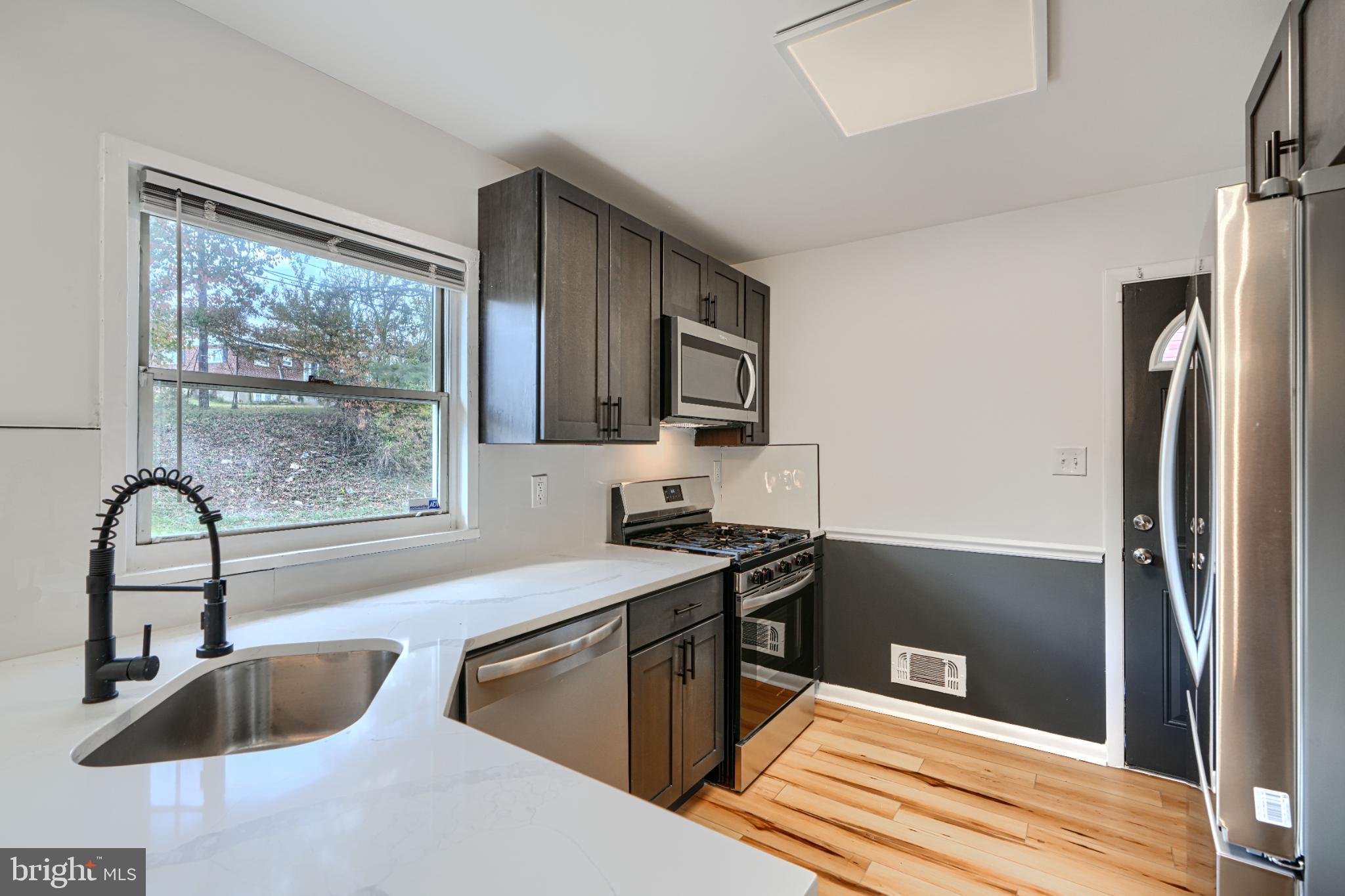 LOCHERN - Residential