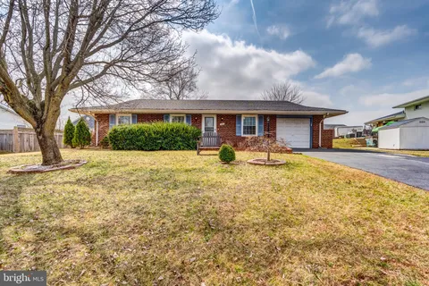 103 E Amhurst Street, Sterling, VA 20164 - MLS#: VALO2090628