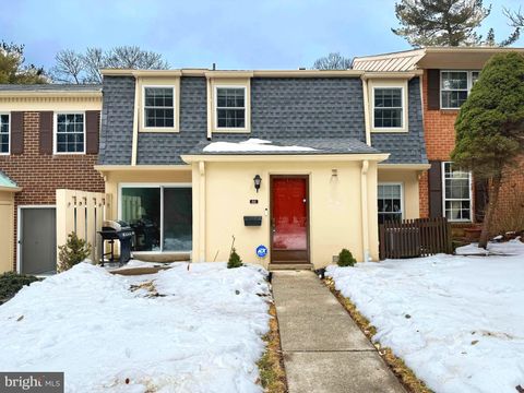 66 OLD FORGE CROSSING 66 DEVON PA 19333