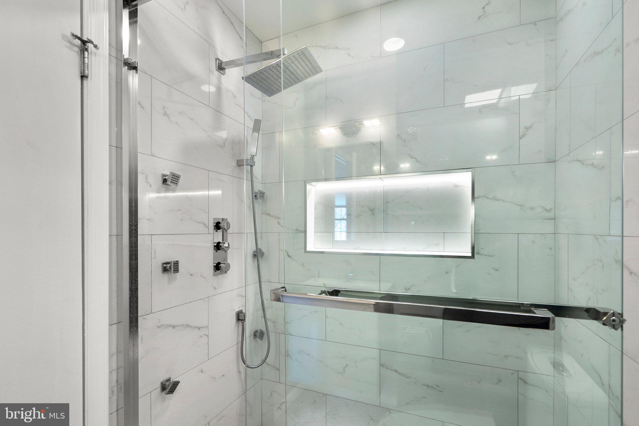 SHADY GROVE VILLAGE - Residential