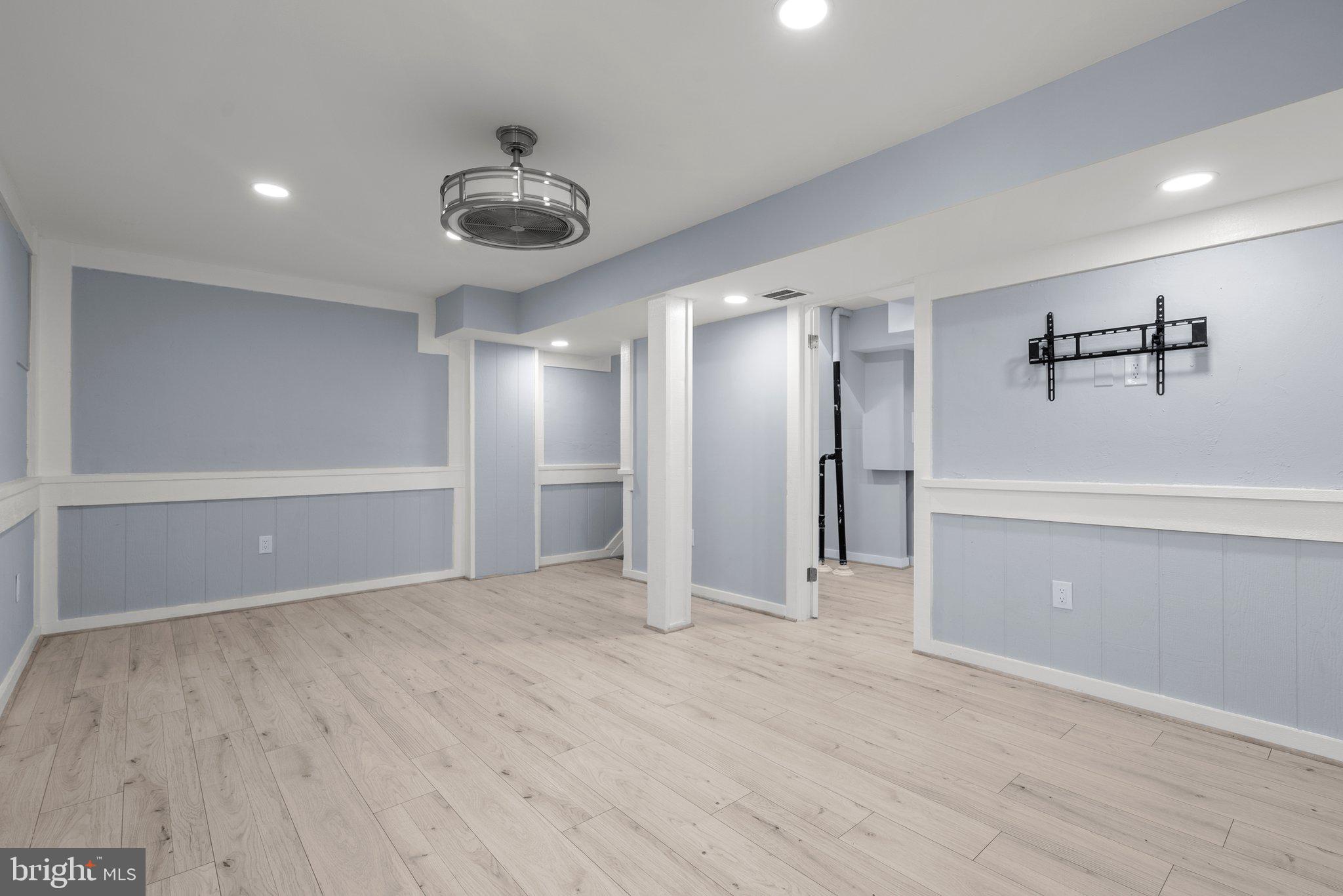 SHADY GROVE VILLAGE - Residential