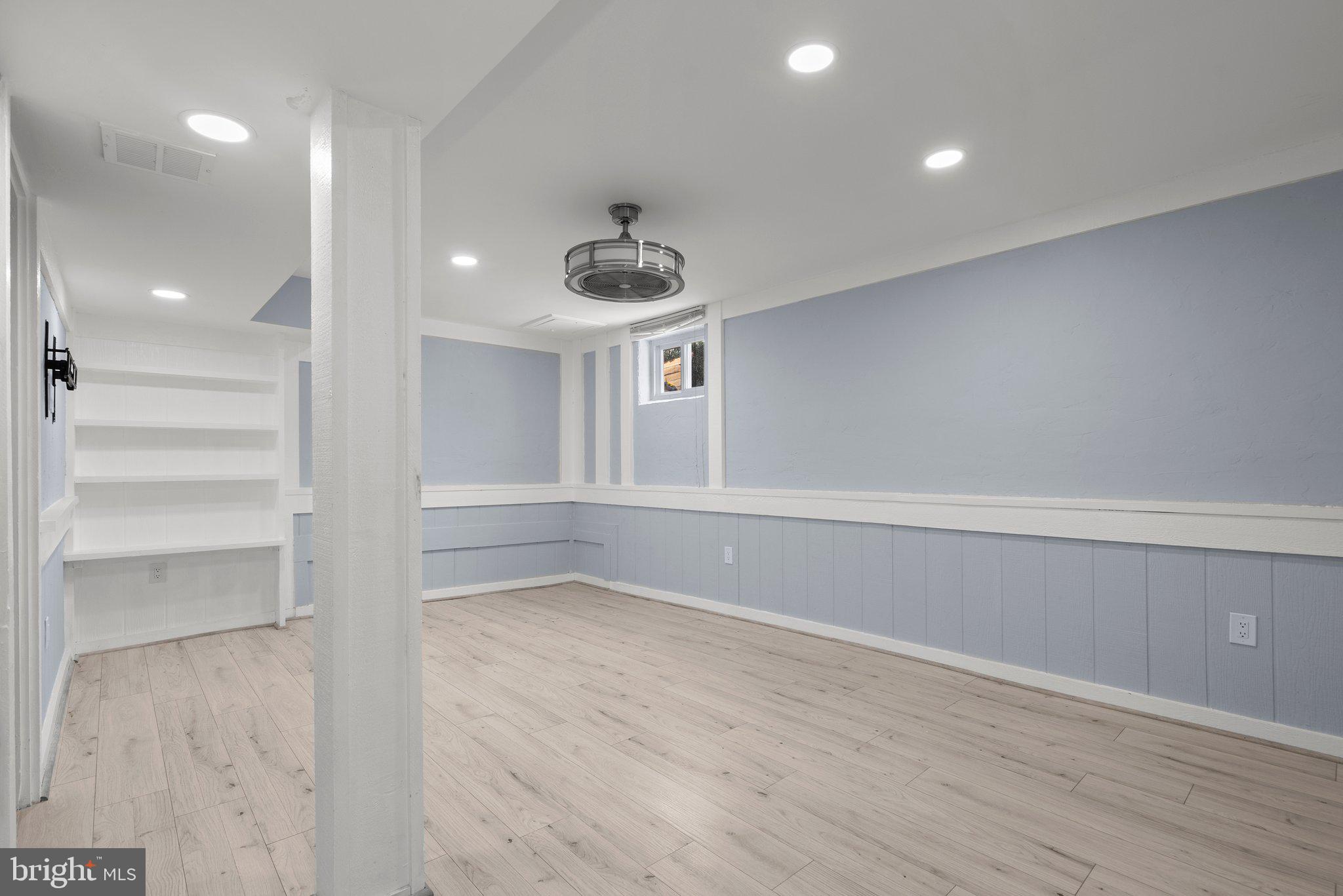 SHADY GROVE VILLAGE - Residential