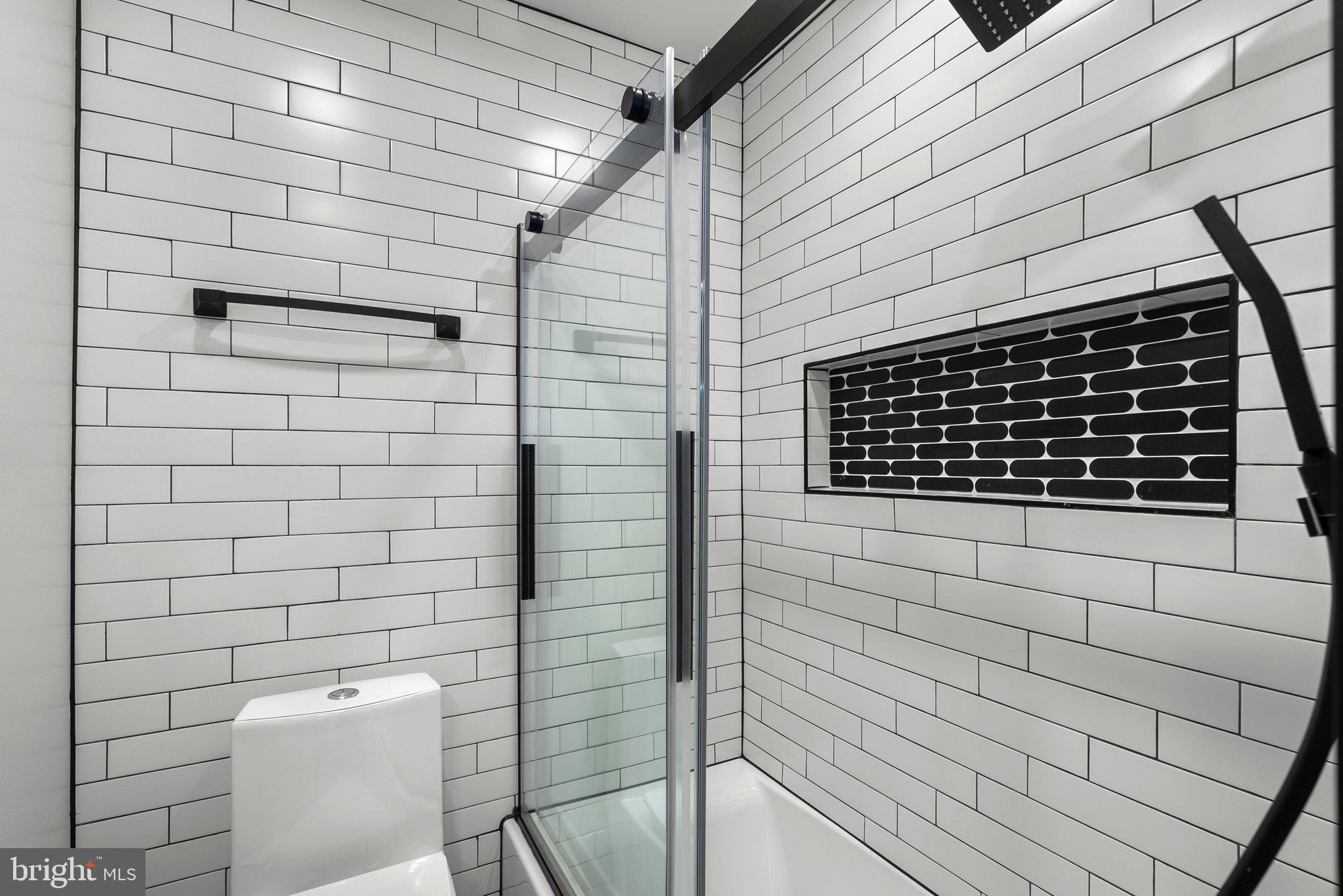 SHADY GROVE VILLAGE - Residential