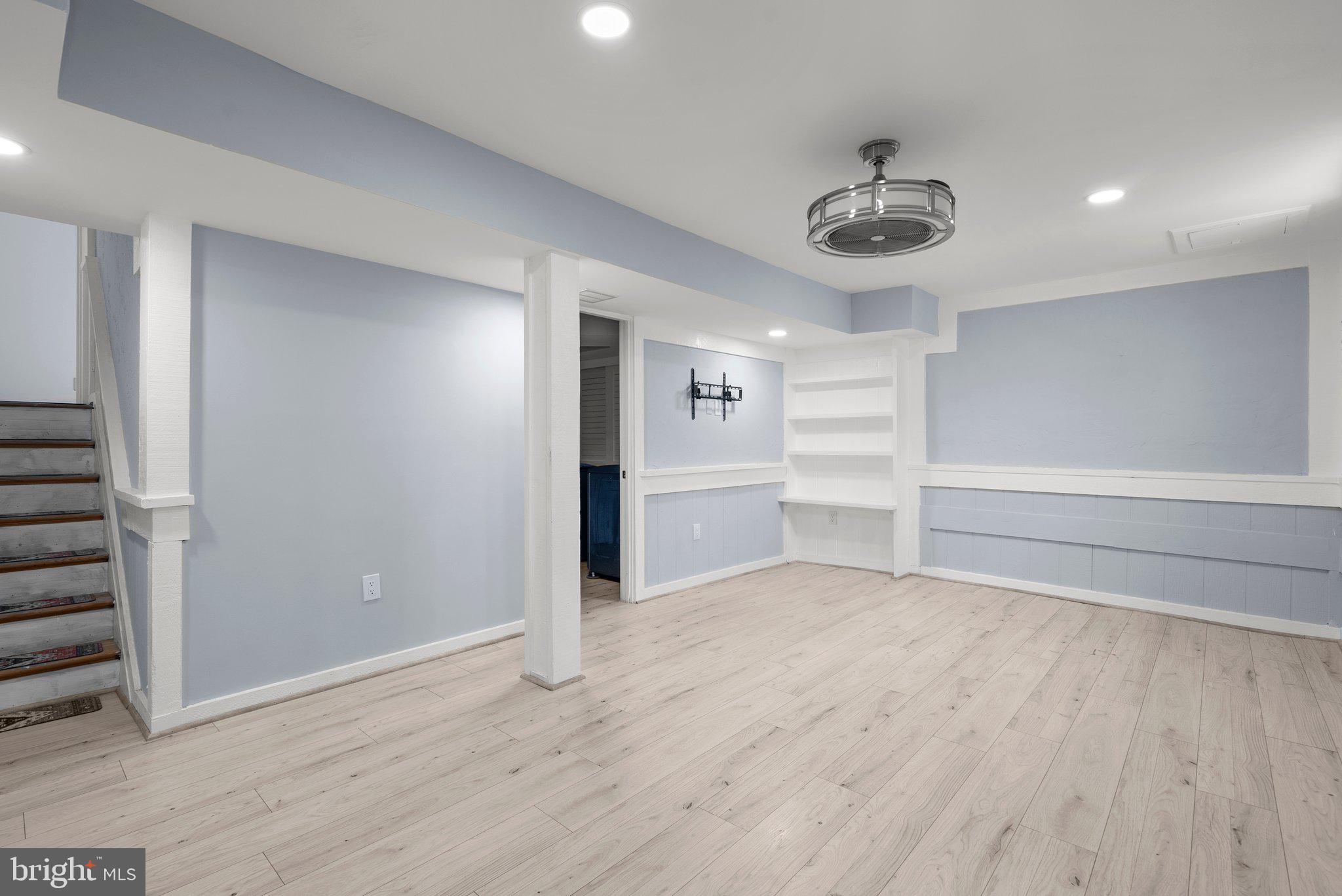 SHADY GROVE VILLAGE - Residential