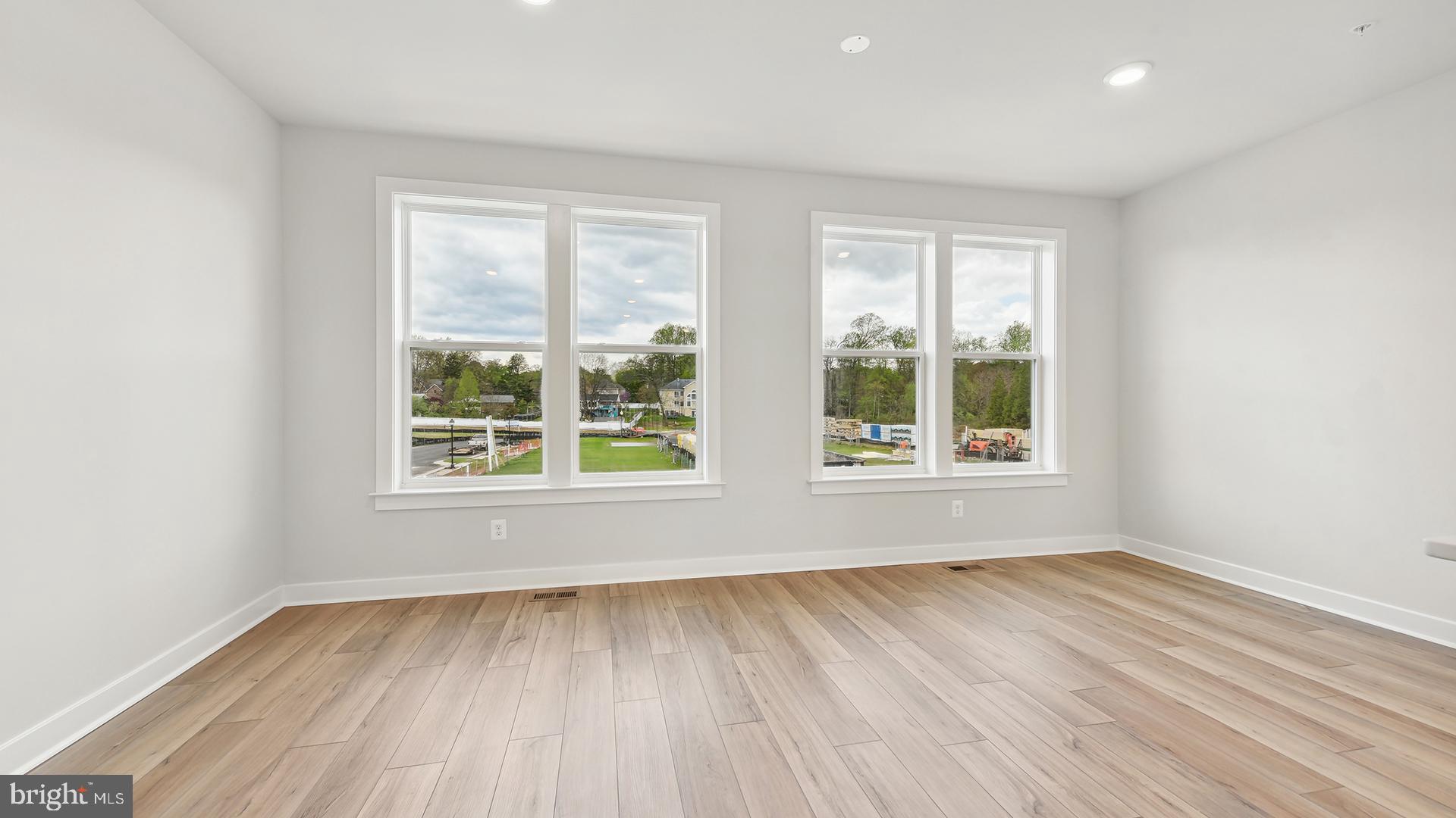 NORTHFAX WEST - Residential