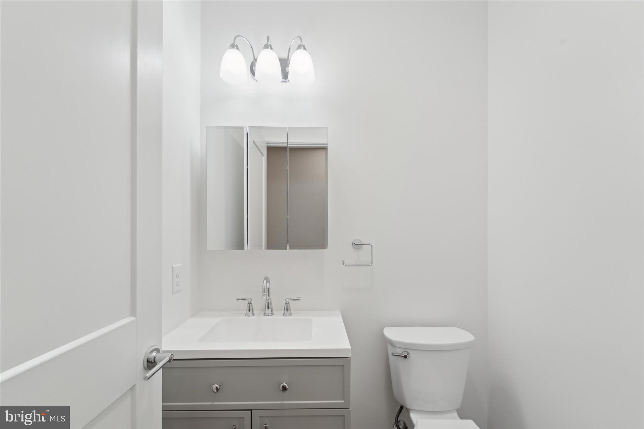 BRYN MAWR - Commercial Sale