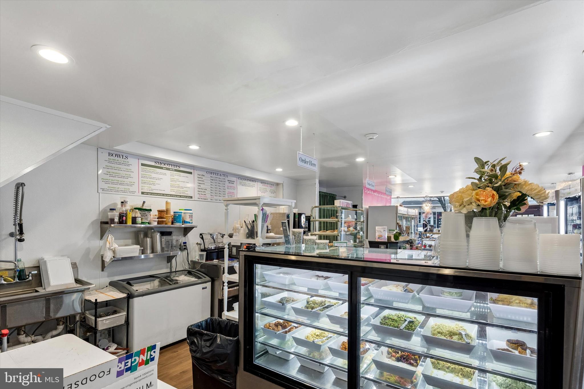 BRYN MAWR - Commercial Sale