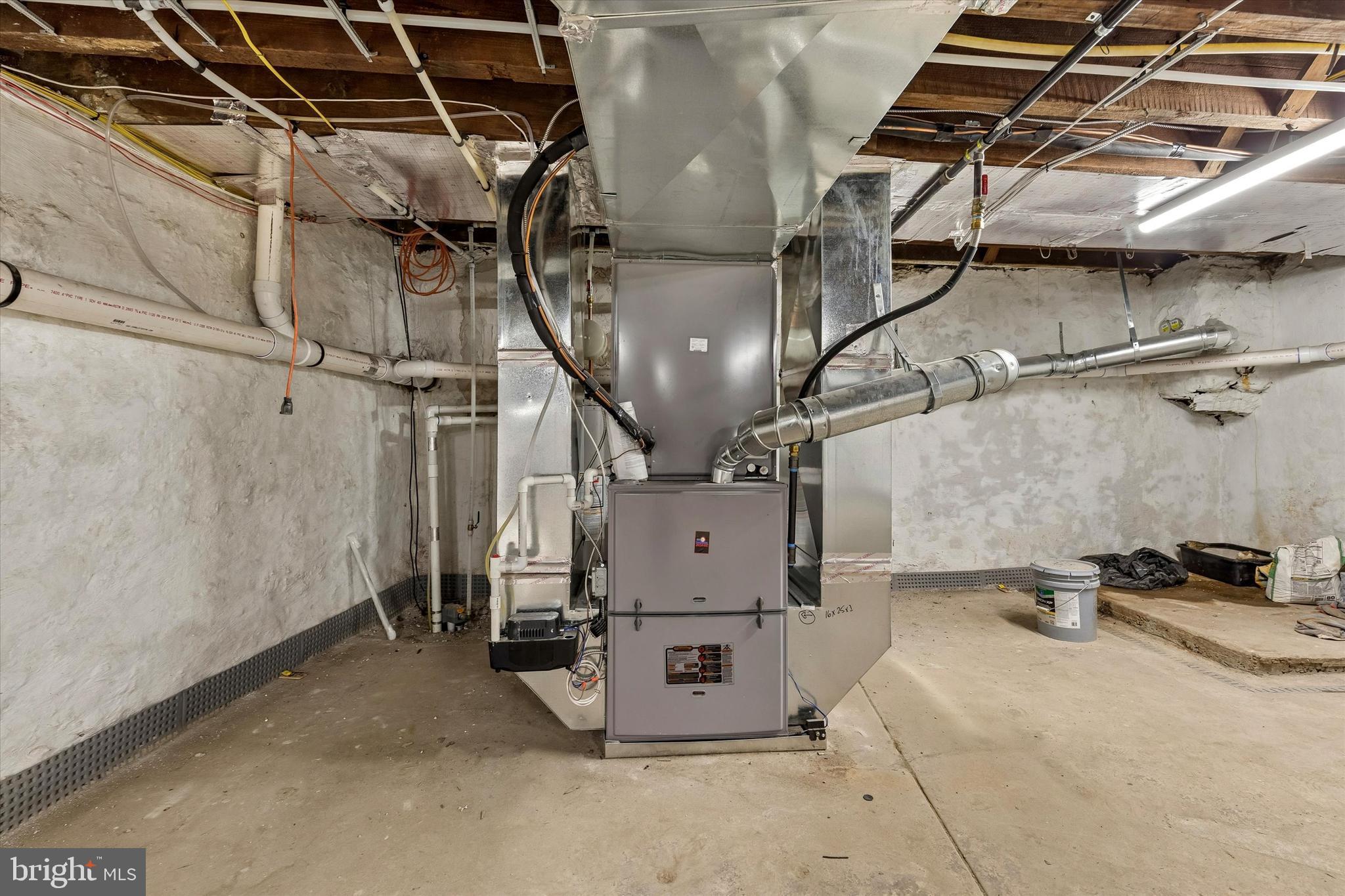 BRYN MAWR - Commercial Sale