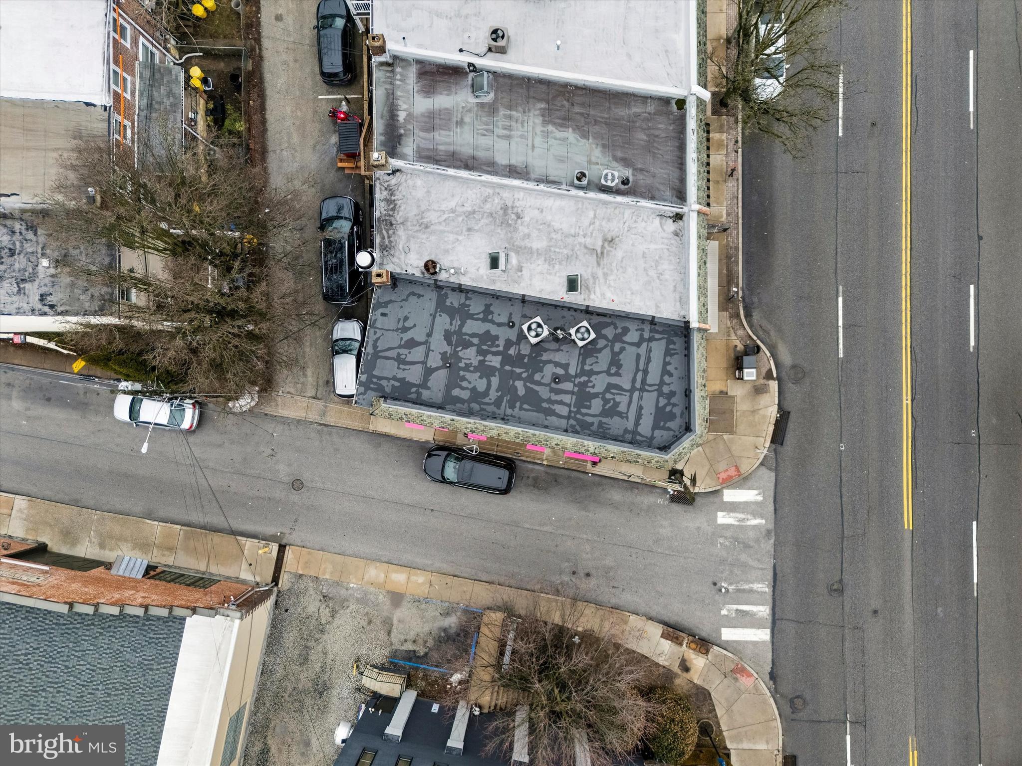 BRYN MAWR - Commercial Sale