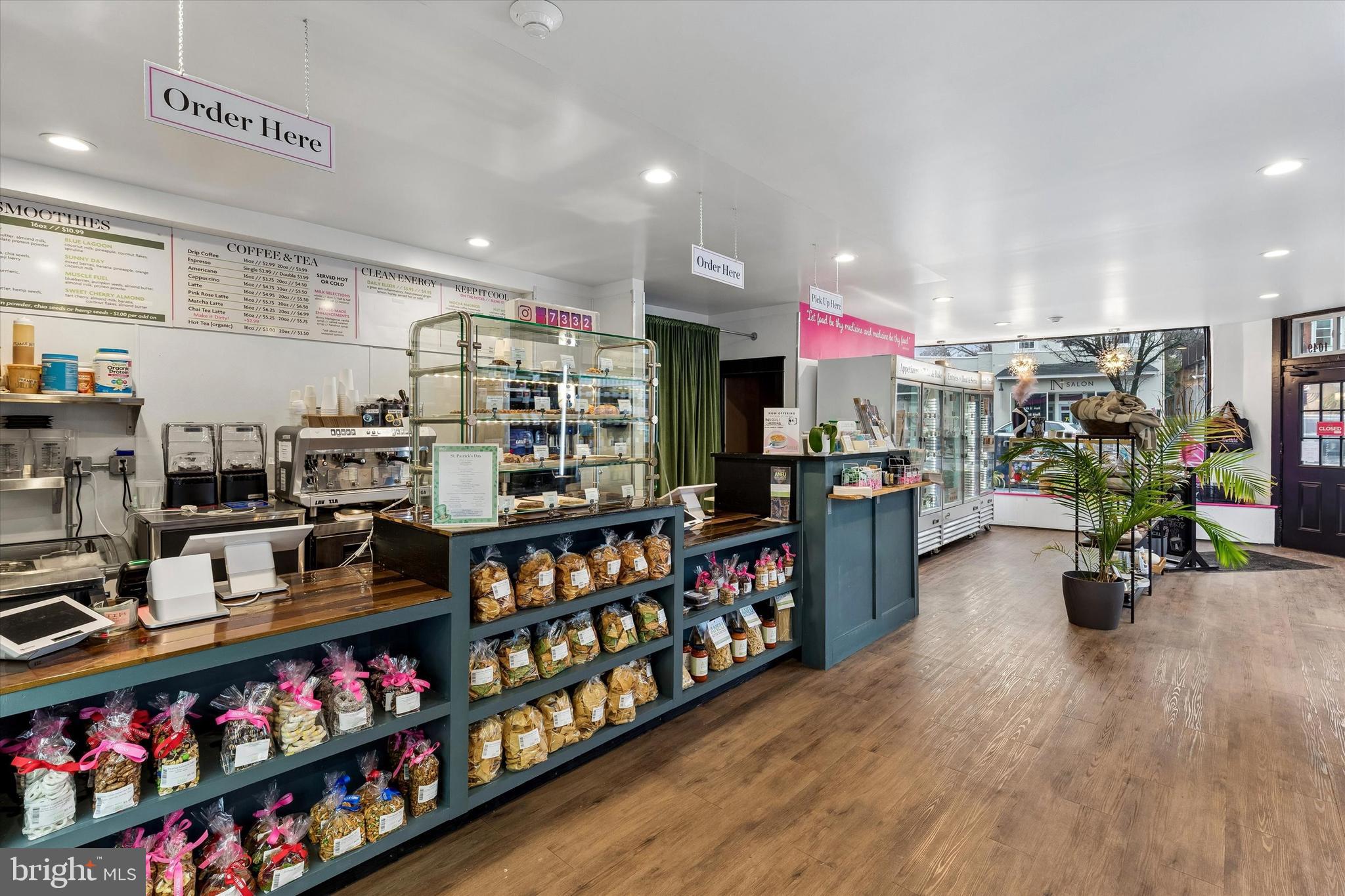 BRYN MAWR - Commercial Sale