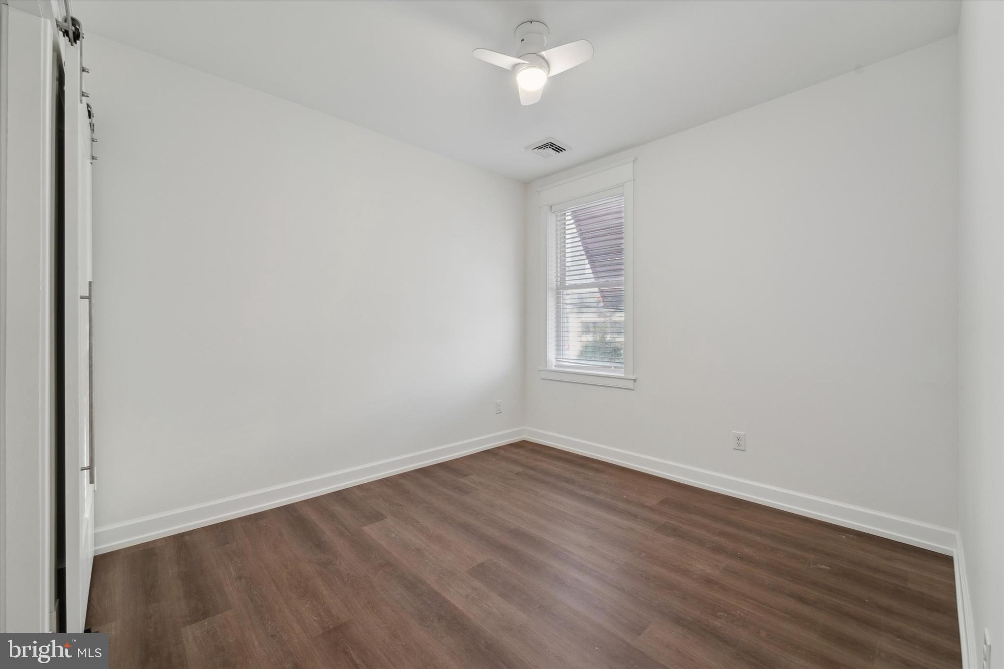 BRYN MAWR - Commercial Sale