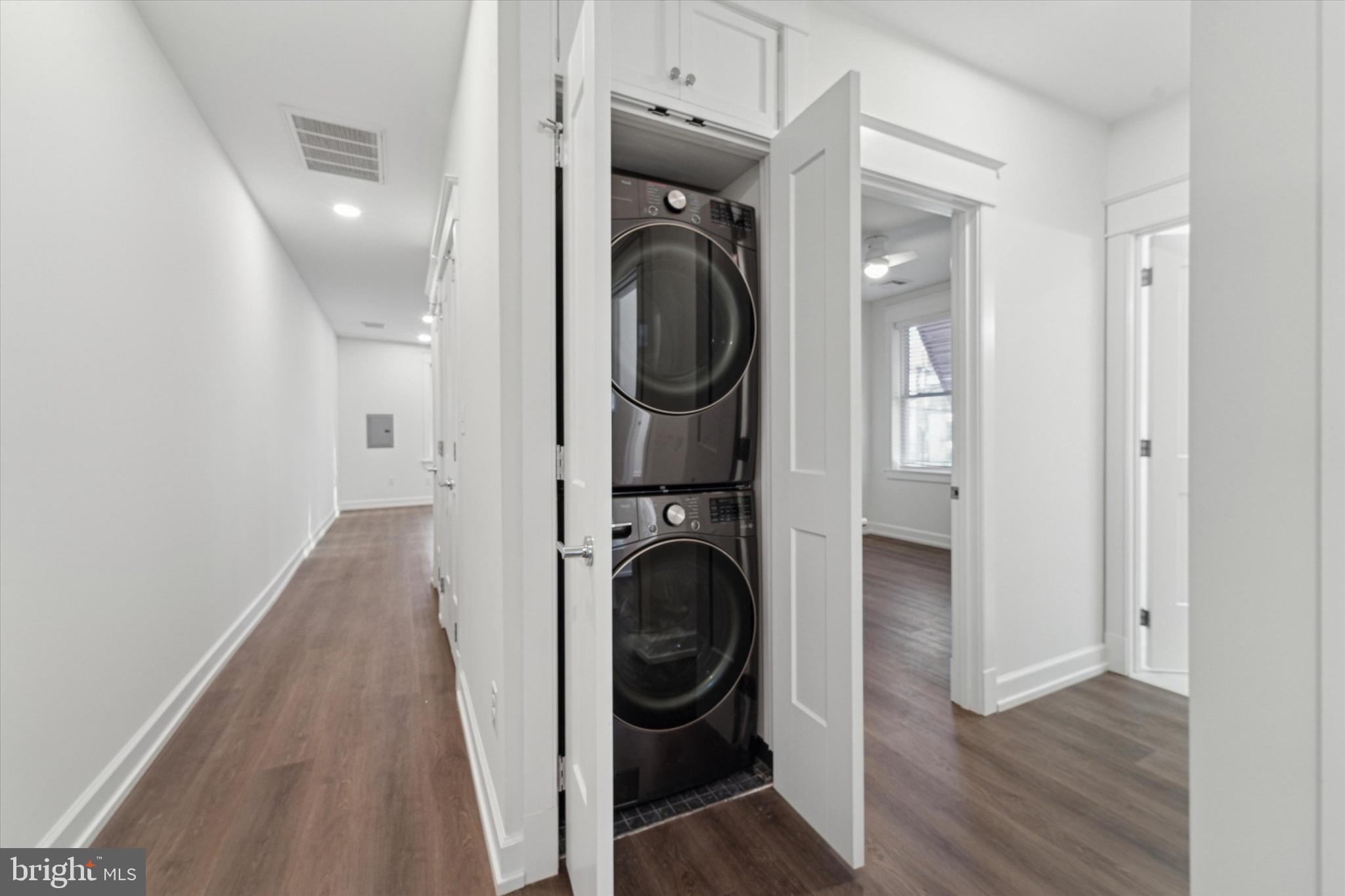 BRYN MAWR - Commercial Sale