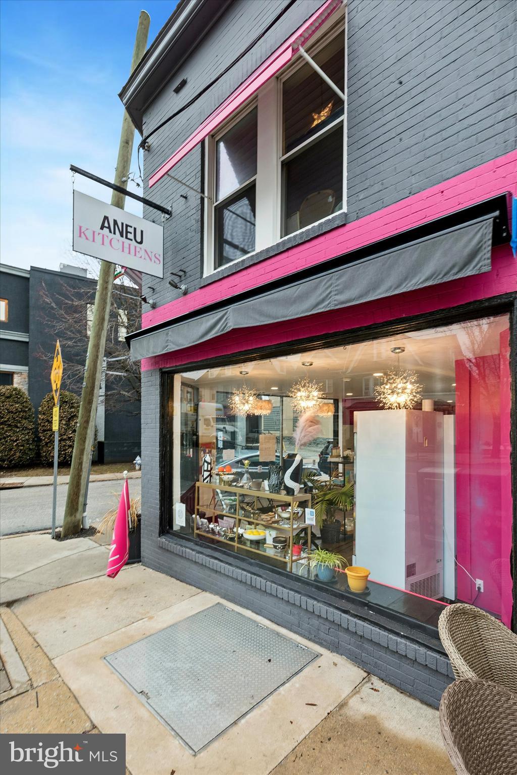 BRYN MAWR - Commercial Sale