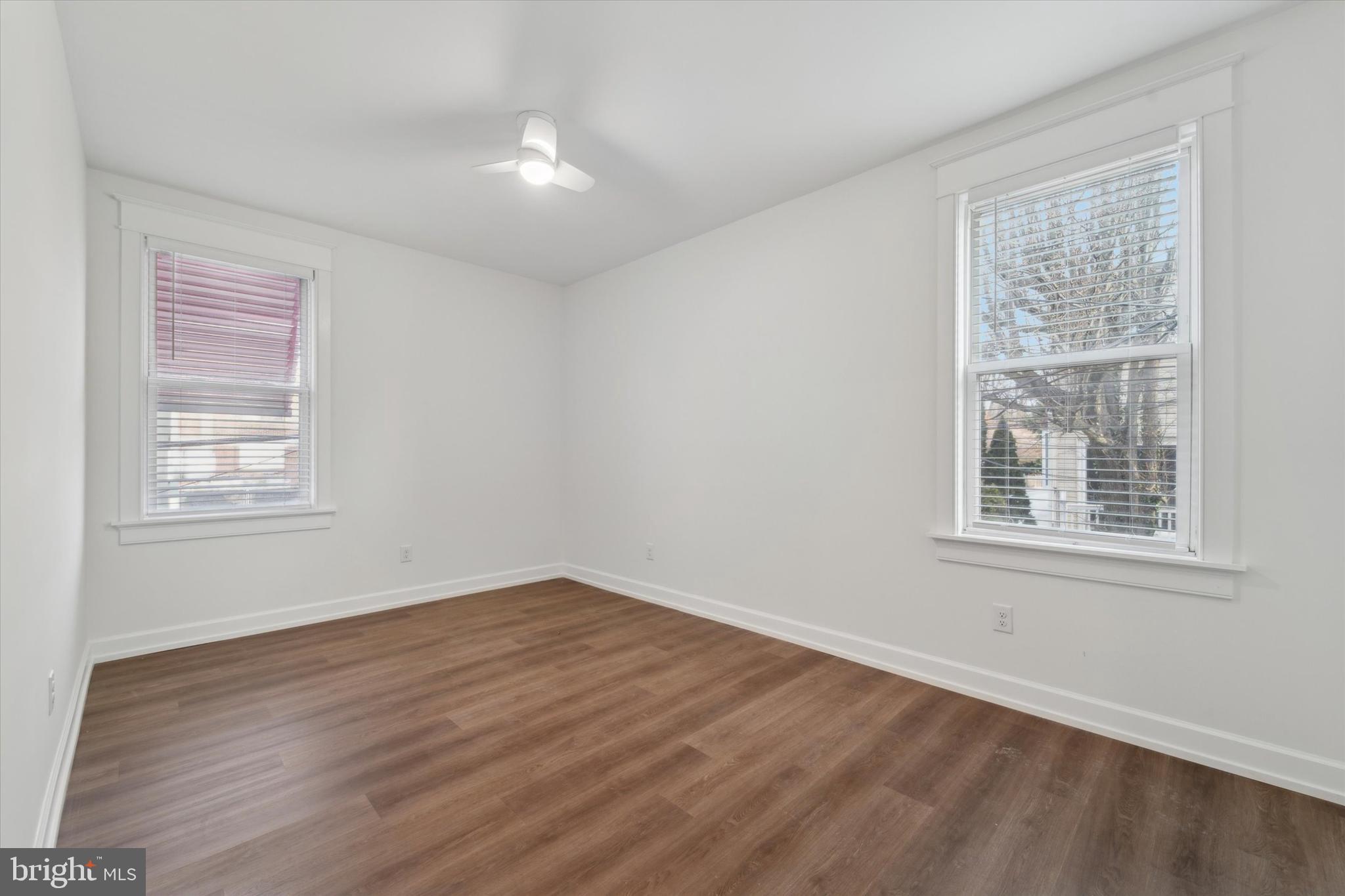 BRYN MAWR - Commercial Sale