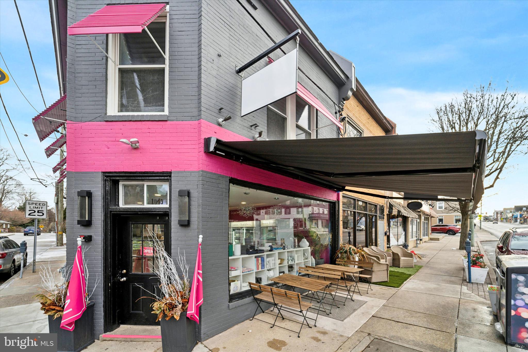 BRYN MAWR - Commercial Sale