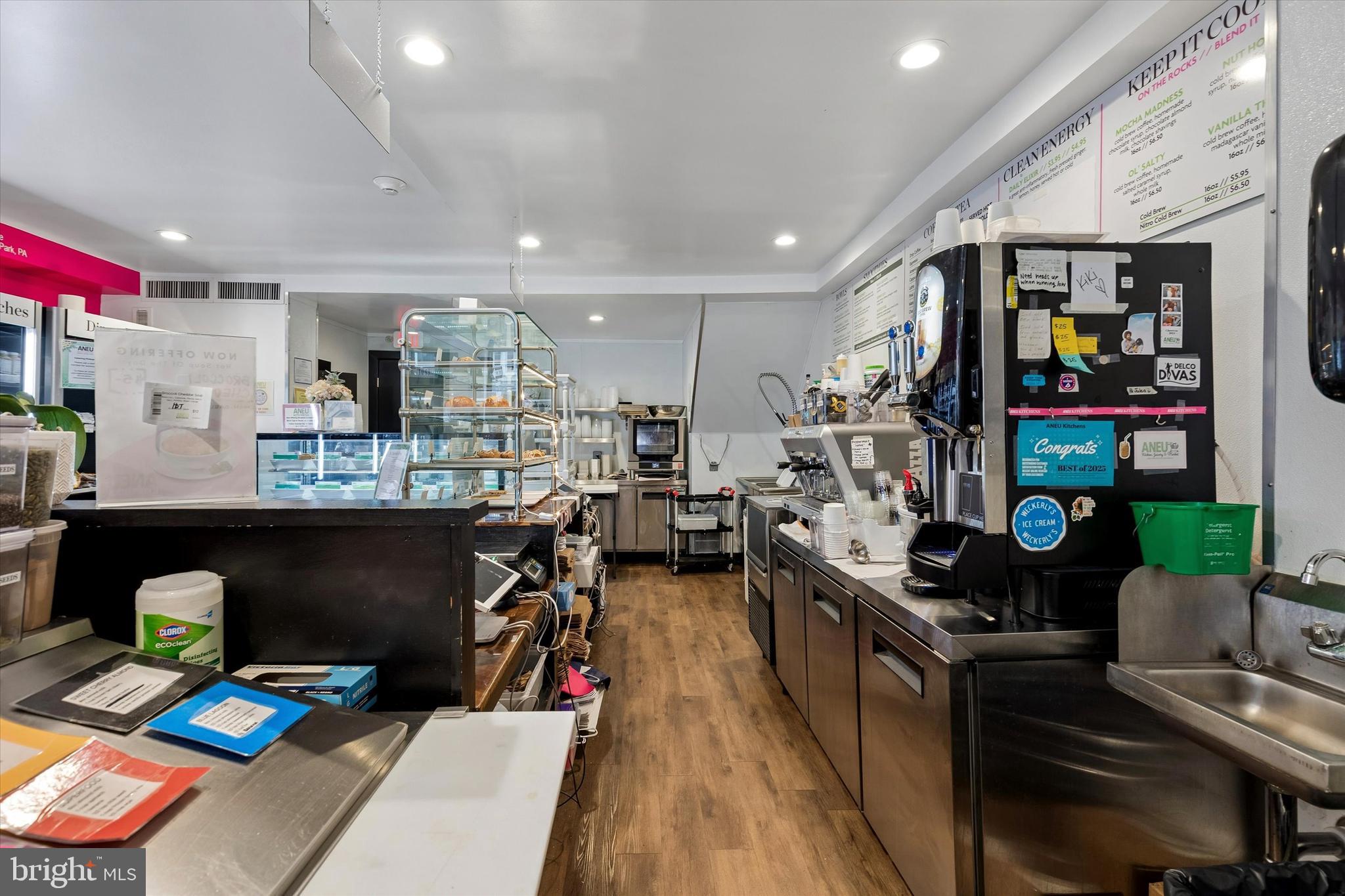 BRYN MAWR - Commercial Sale